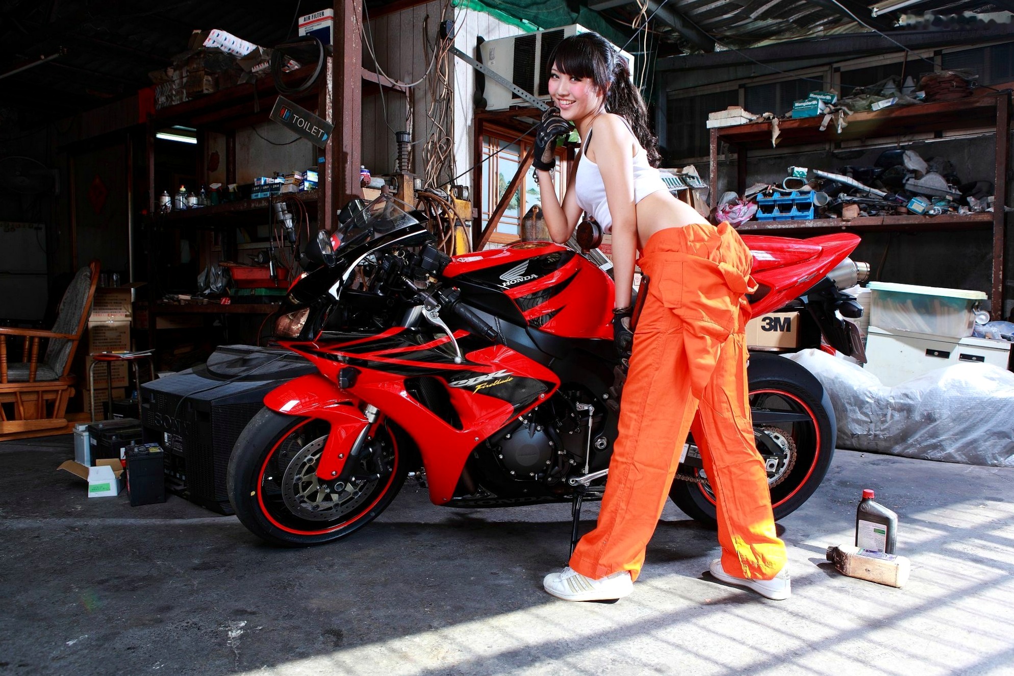 Gallery - 台湾正妹Jill陈玮廷机车街拍主题写真：酷飒御姐户外高清大合集街拍性感台湾气质极品 女神私房照_秀色女神 - image 49