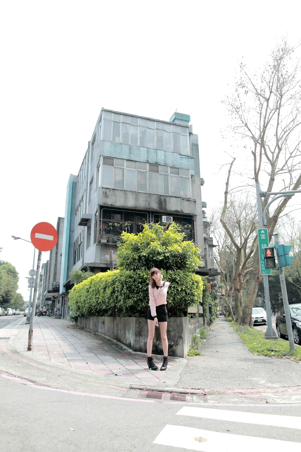 Gallery - 台湾甜美正妹Kila晶晶(金允乔)超短裙清新街拍，户外日常私房写真集街拍台湾美腿清新女神 女神私房照_秀色女神 - image 1
