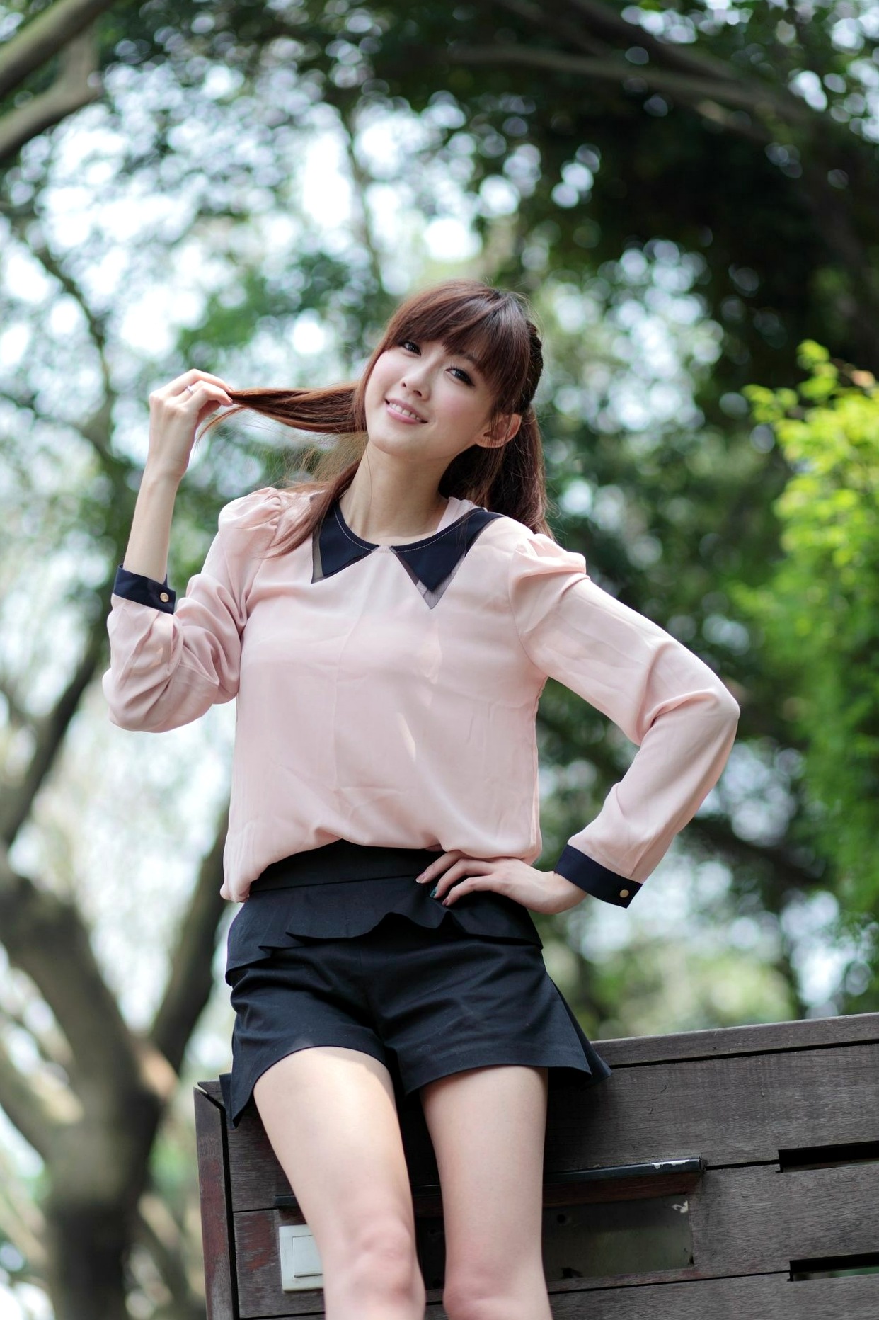 Gallery - 台湾甜美正妹Kila晶晶(金允乔)超短裙清新街拍，户外日常私房写真集街拍台湾美腿清新女神 女神私房照_秀色女神 - image 13