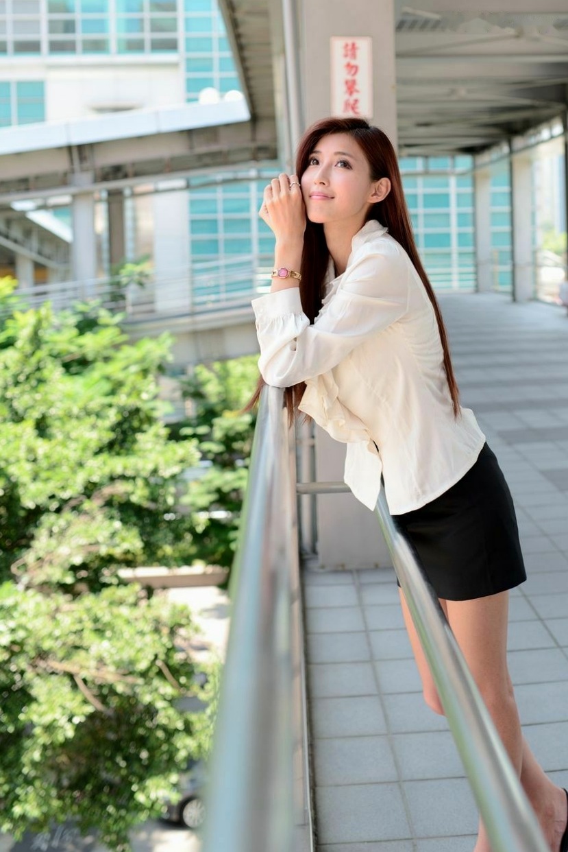 Gallery - 台湾甜美正妹Kila晶晶(金允乔)超短裙清新街拍，户外日常私房写真集街拍台湾美腿清新女神 女神私房照_秀色女神 - image 33