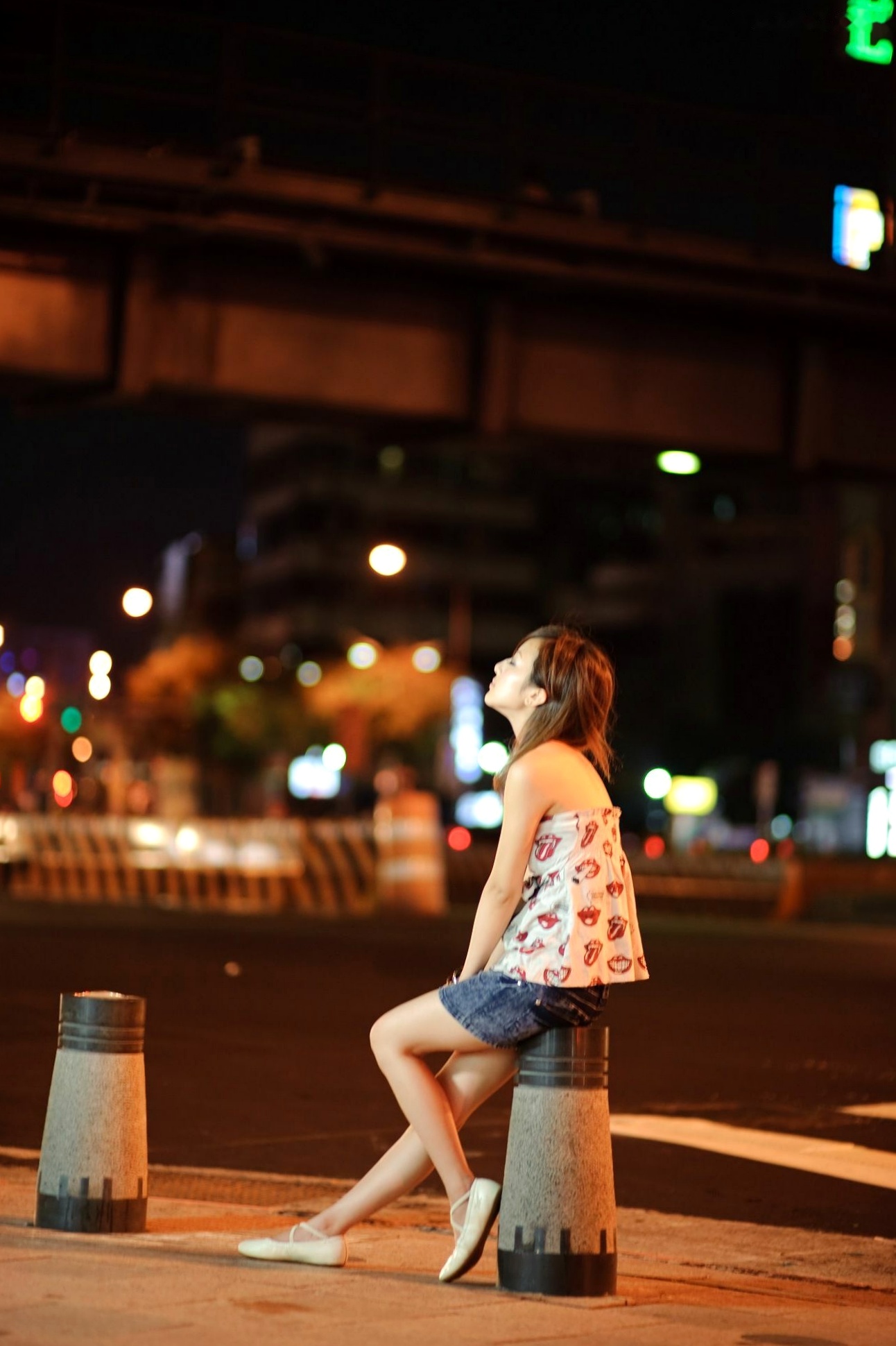 Gallery - 台湾正妹果子MM张允霏夜拍西门町街头时尚写真，甜美清纯展现都市街拍魅力台湾街拍清纯清新女神 女神私房照_秀色女神 - image 12