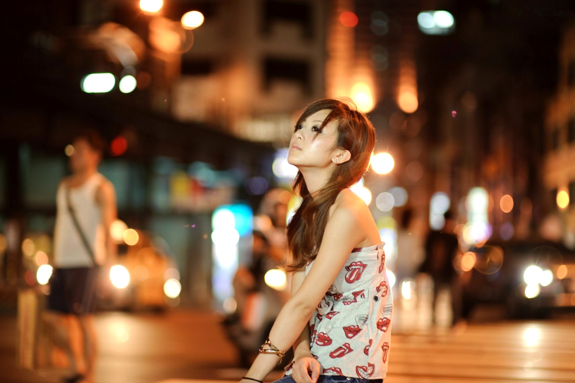Gallery - 台湾正妹果子MM张允霏夜拍西门町街头时尚写真，甜美清纯展现都市街拍魅力台湾街拍清纯清新女神 女神私房照_秀色女神 - image 14