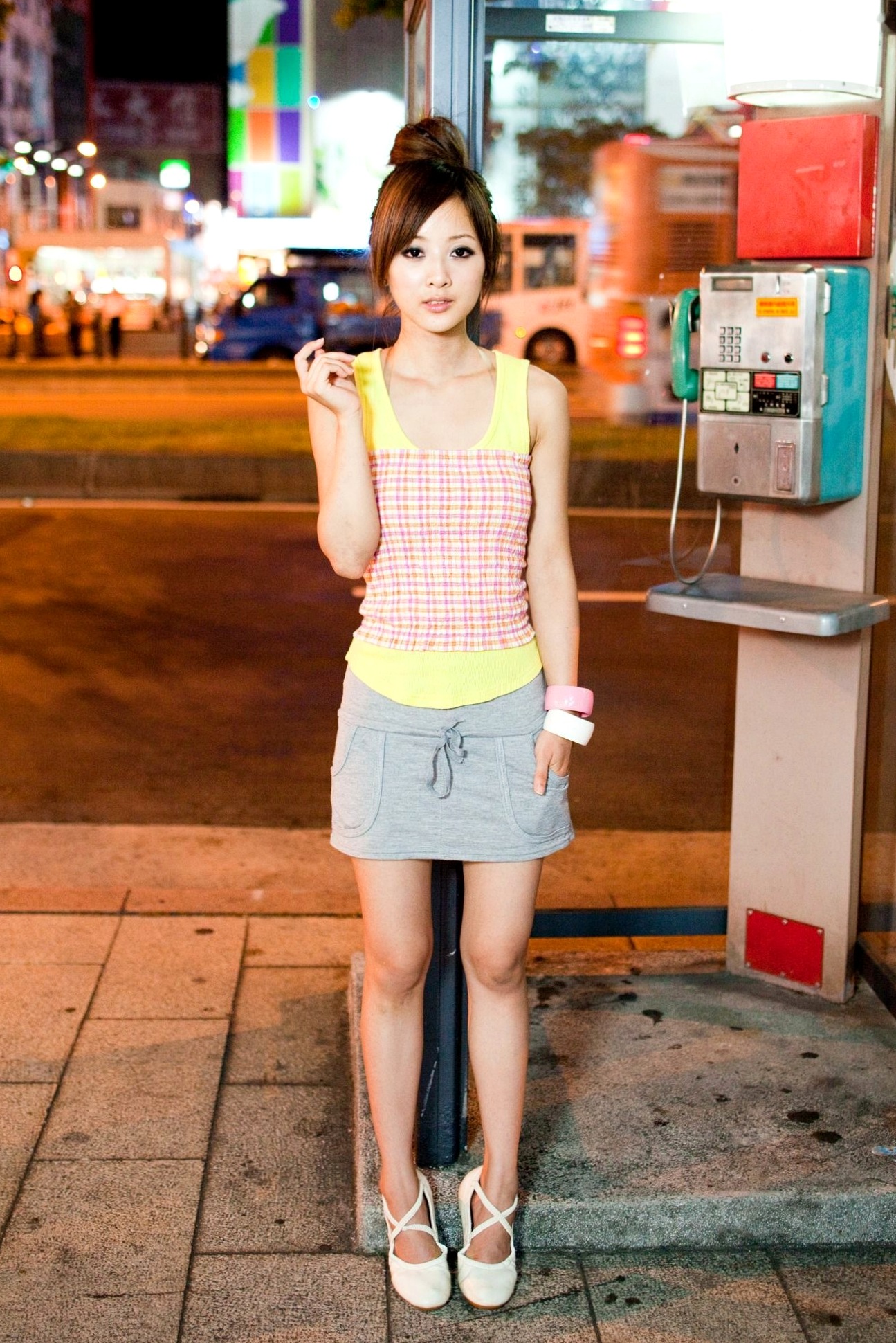 Gallery - 台湾正妹果子MM张允霏夜拍西门町街头时尚写真，甜美清纯展现都市街拍魅力台湾街拍清纯清新女神 女神私房照_秀色女神 - image 22