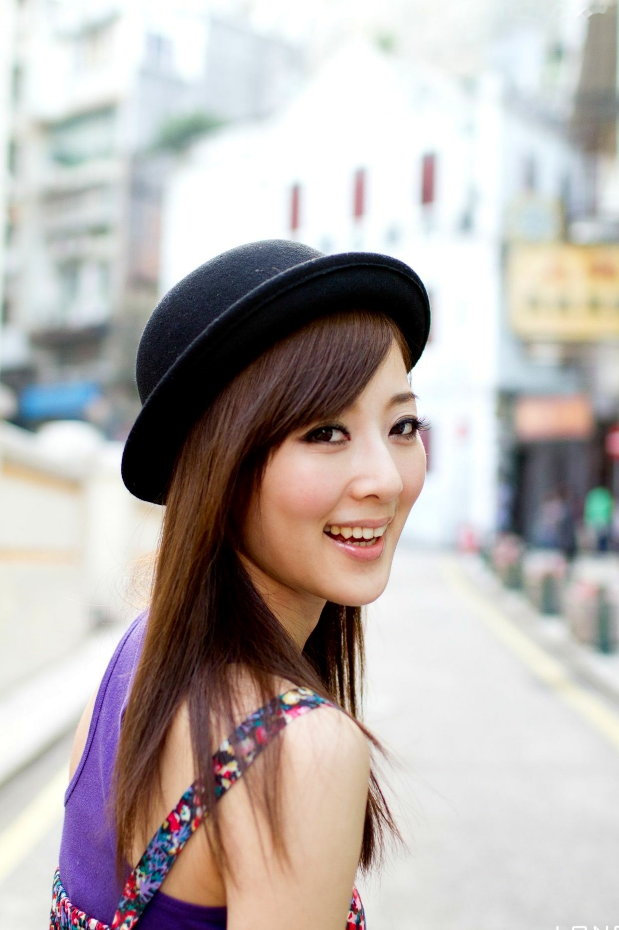Gallery - 台湾正妹张凯洁Mikako港澳行街拍系列，碎花裙清新文艺写真，动感广场风情台湾街拍清新气质户外 女神私房照_秀色女神 - image 163