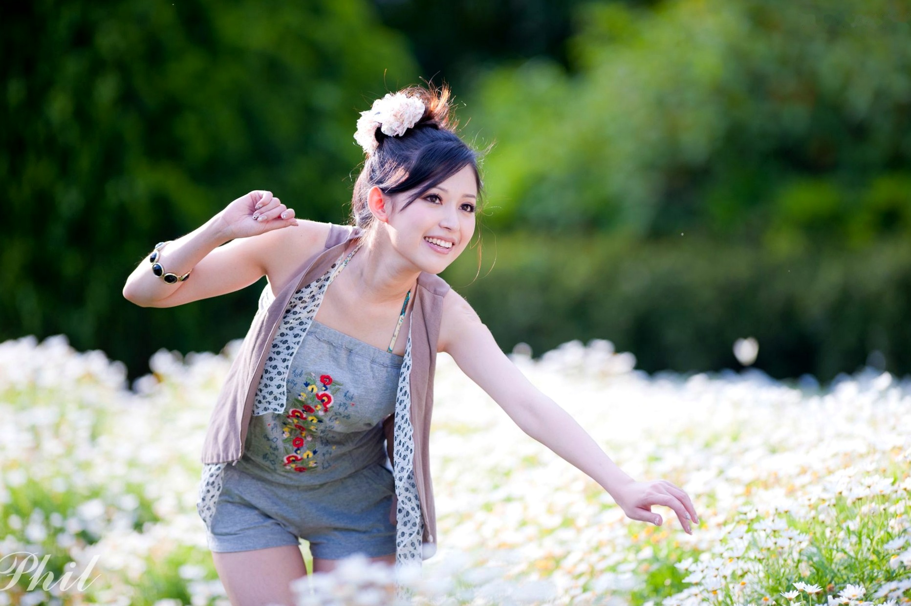 Gallery - 台湾女神Avy杜可薇花园户外清纯外拍，甜美阳光夏日吊带短裤写真集台湾清新户外治愈系女神 女神私房照_秀色女神 - image 10
