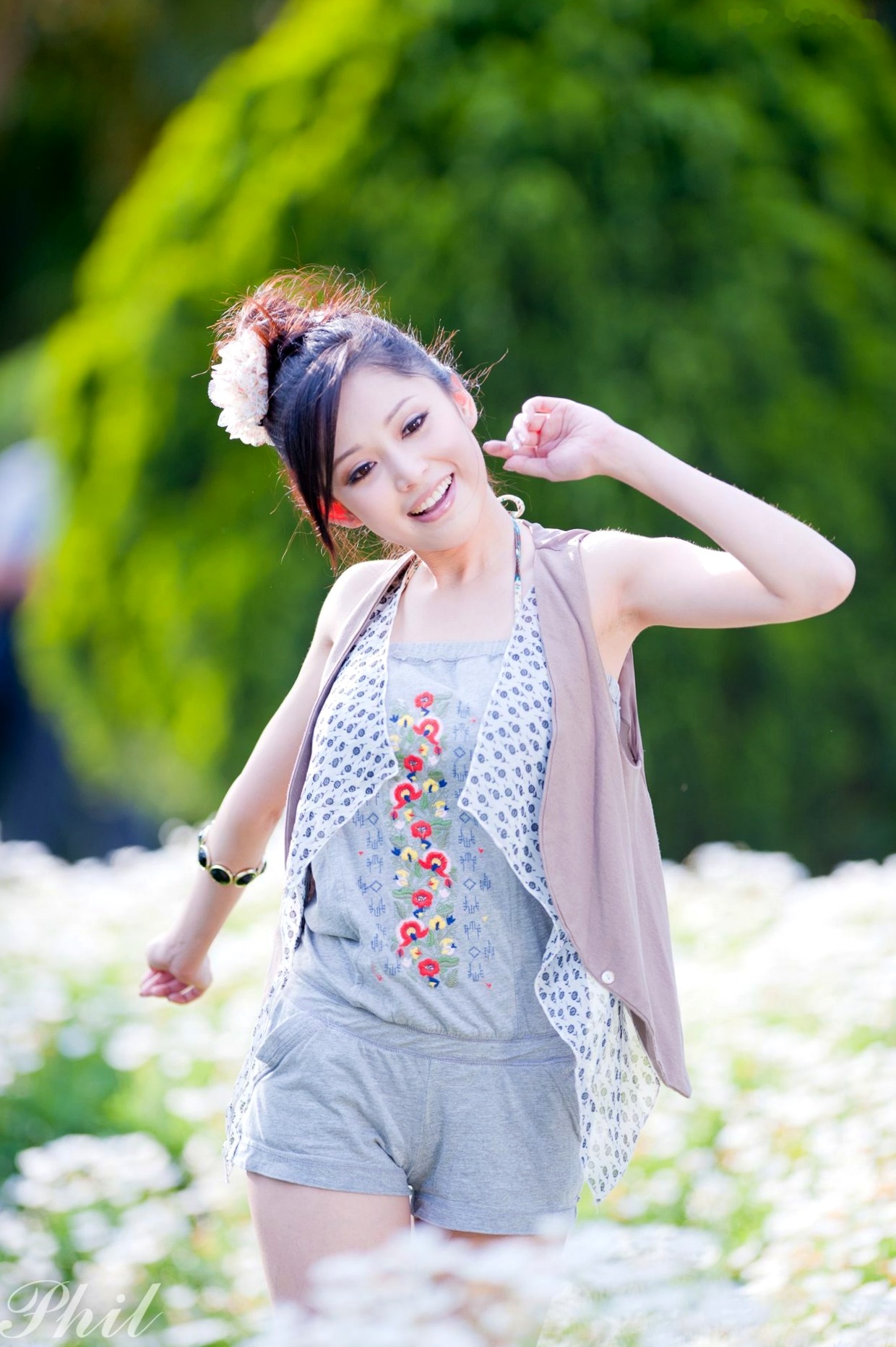 Gallery - 台湾女神Avy杜可薇花园户外清纯外拍，甜美阳光夏日吊带短裤写真集台湾清新户外治愈系女神 女神私房照_秀色女神 - image 23