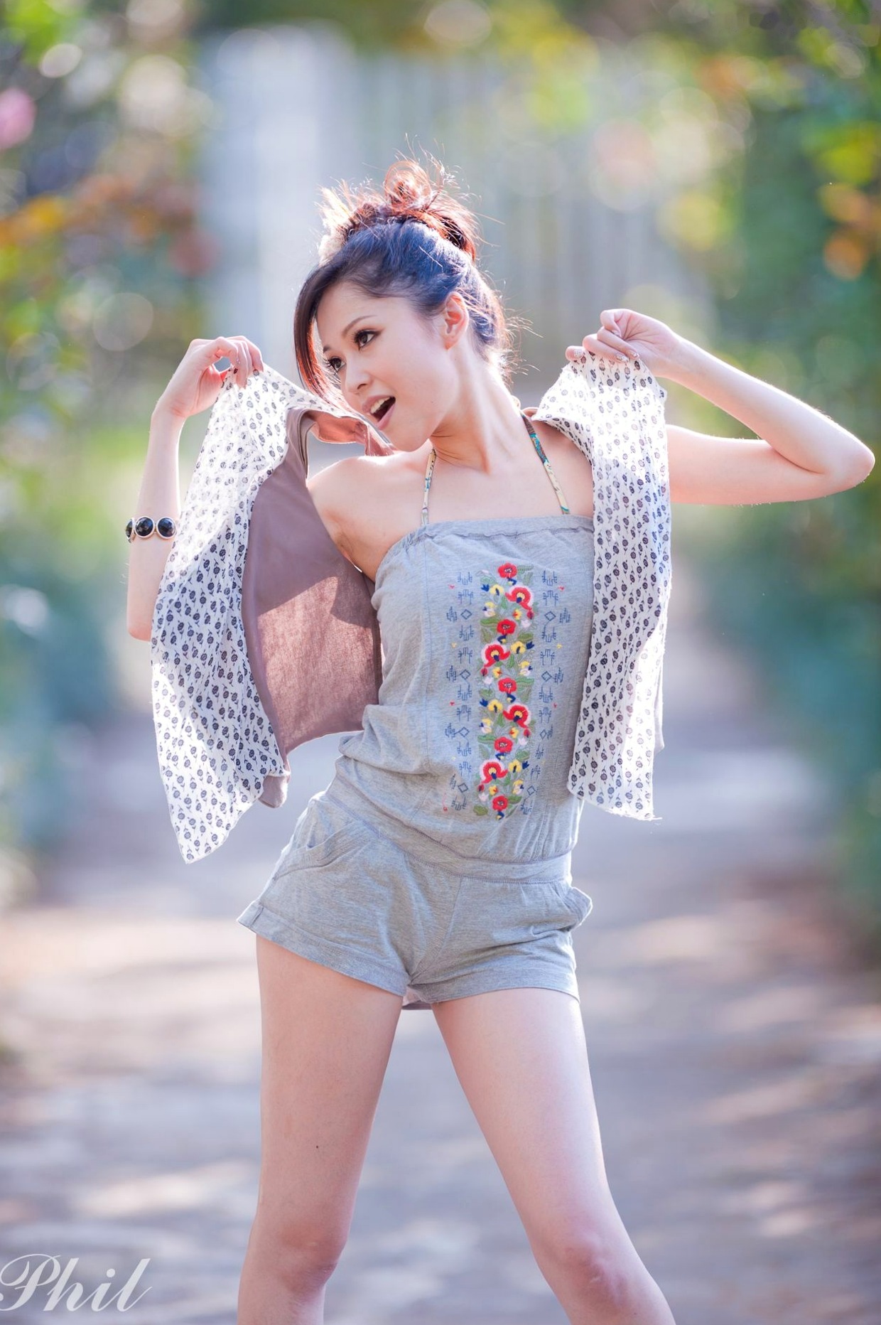 Gallery - 台湾女神Avy杜可薇花园户外清纯外拍，甜美阳光夏日吊带短裤写真集台湾清新户外治愈系女神 女神私房照_秀色女神 - image 40