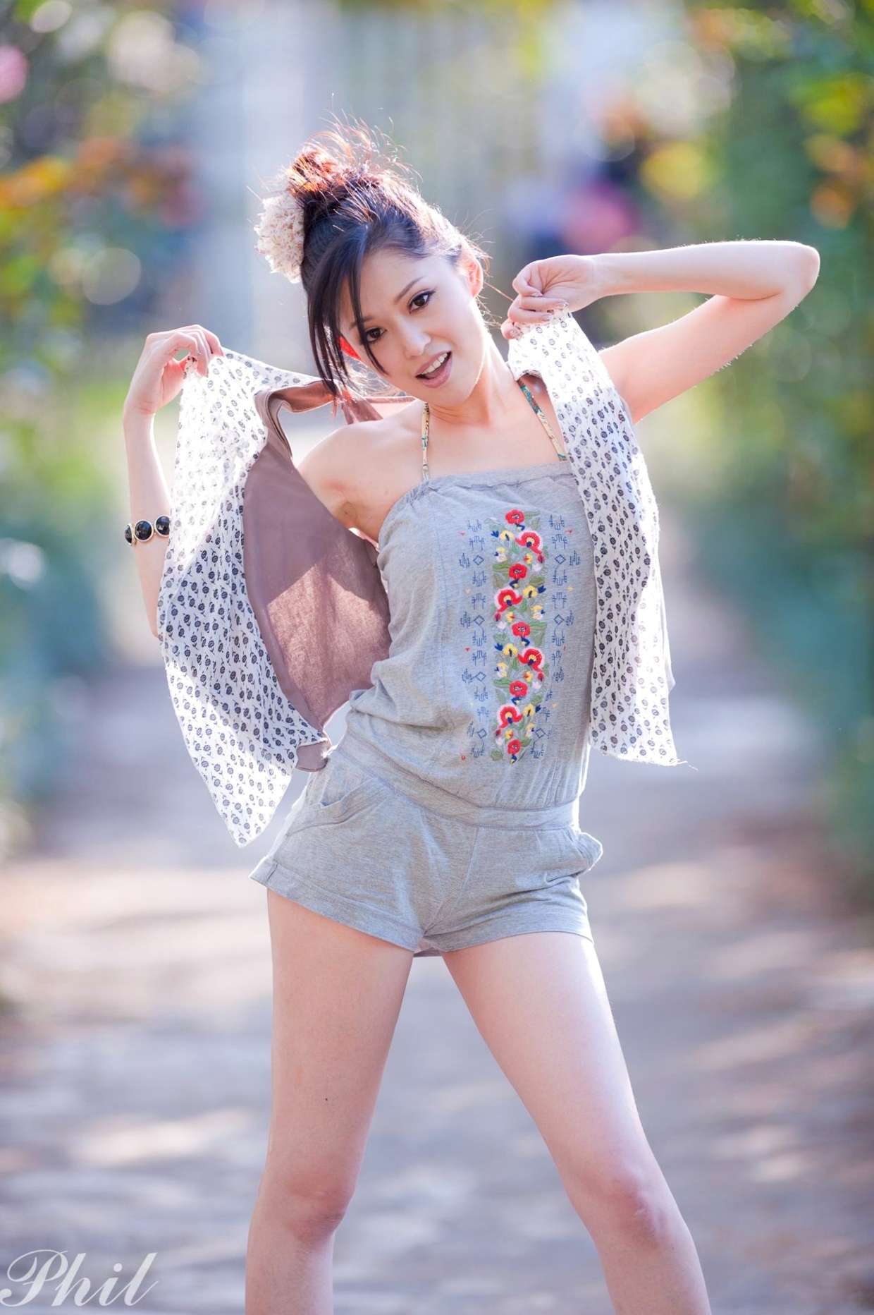 Gallery - 台湾女神Avy杜可薇花园户外清纯外拍，甜美阳光夏日吊带短裤写真集台湾清新户外治愈系女神 女神私房照_秀色女神 - image 43
