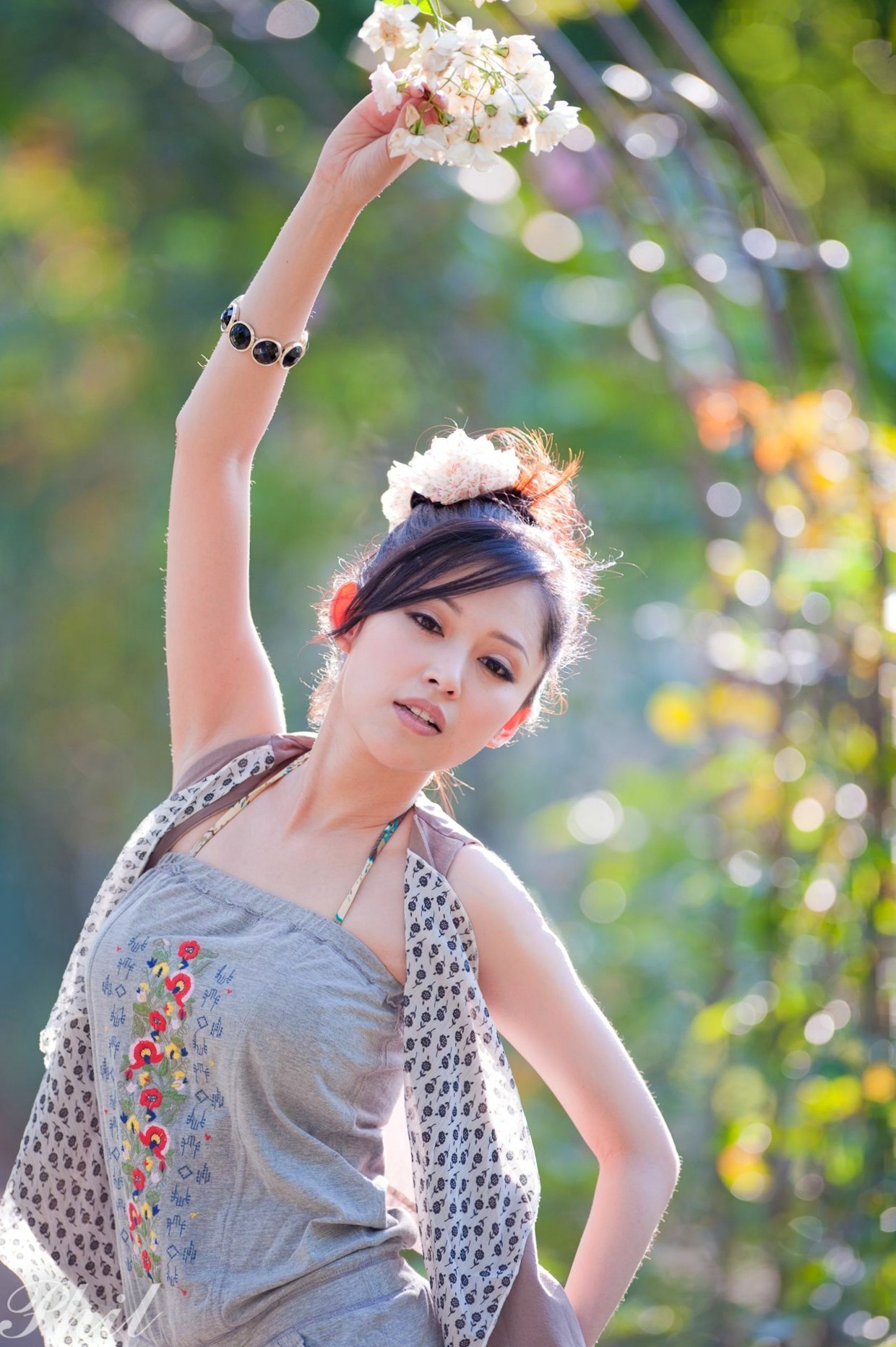 Gallery - 台湾女神Avy杜可薇花园户外清纯外拍，甜美阳光夏日吊带短裤写真集台湾清新户外治愈系女神 女神私房照_秀色女神 - image 68