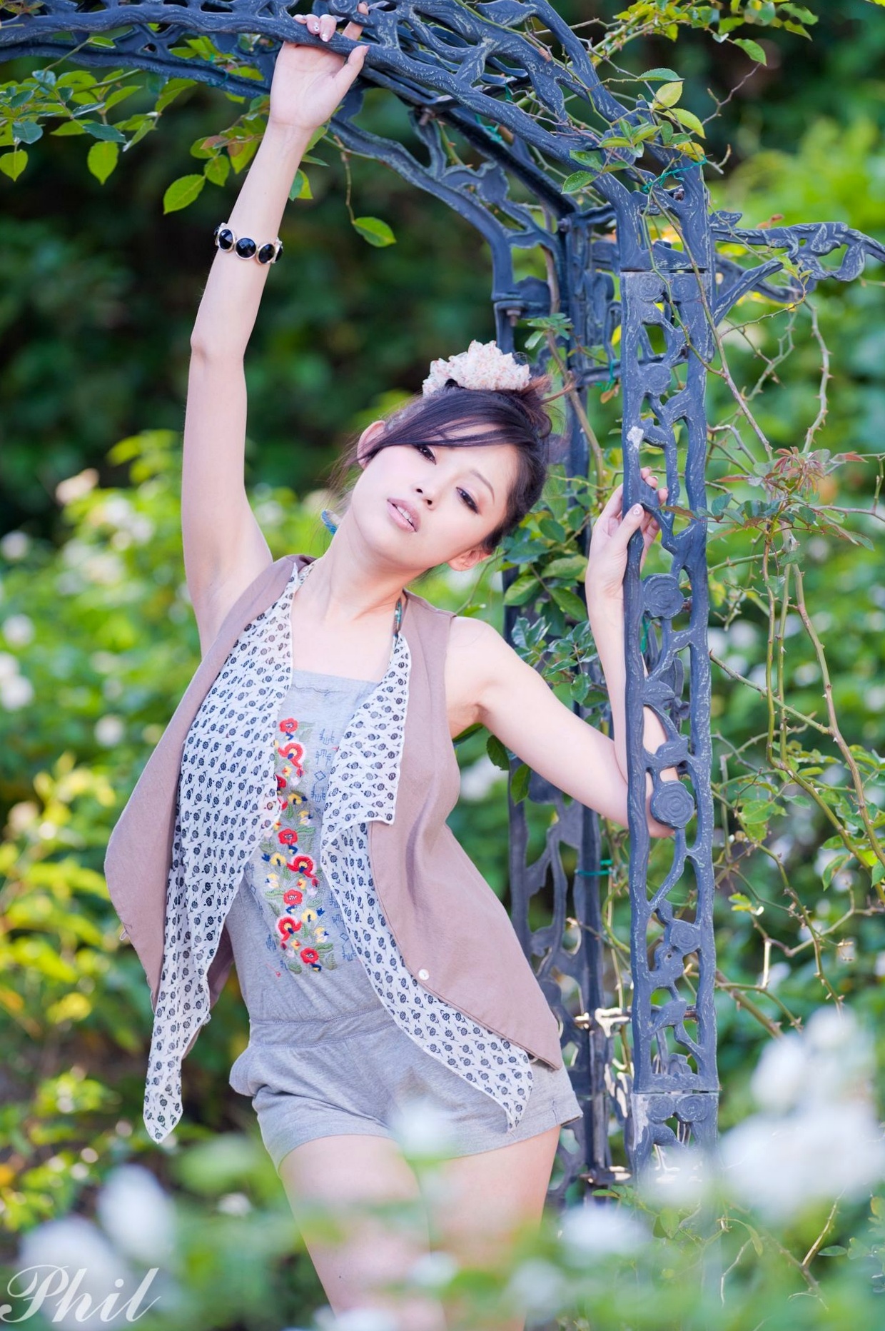 Gallery - 台湾女神Avy杜可薇花园户外清纯外拍，甜美阳光夏日吊带短裤写真集台湾清新户外治愈系女神 女神私房照_秀色女神 - image 72