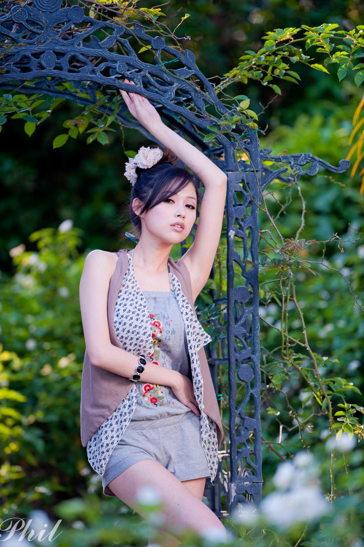 Gallery - 台湾女神Avy杜可薇花园户外清纯外拍，甜美阳光夏日吊带短裤写真集台湾清新户外治愈系女神 女神私房照_秀色女神 - image 81
