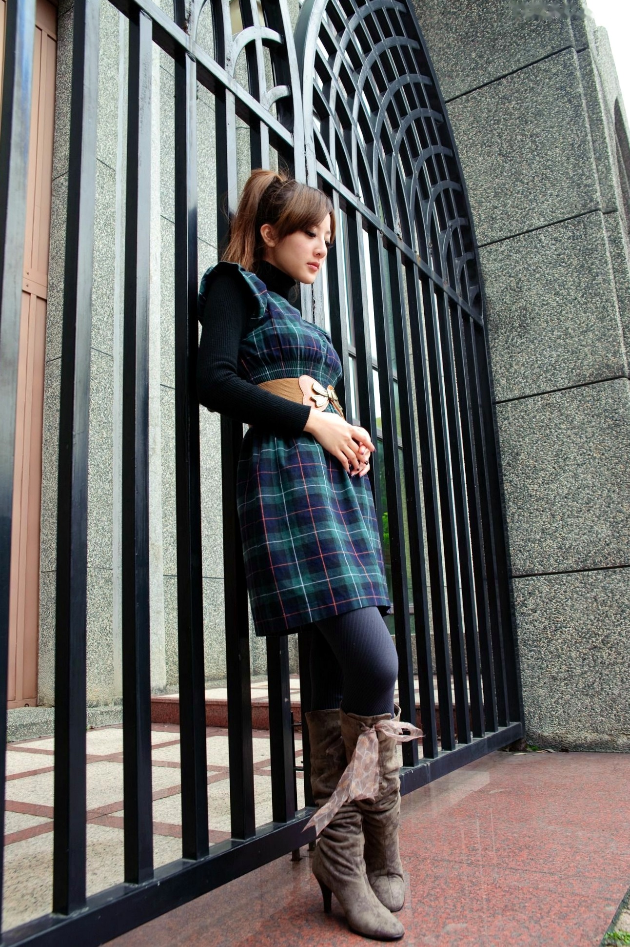 Gallery - 台湾正妹果子Mikako淡水外拍写真，清新甜美冬季穿搭尽显治愈系少女质感台湾户外清新治愈系街拍 女神私房照_秀色女神 - image 29