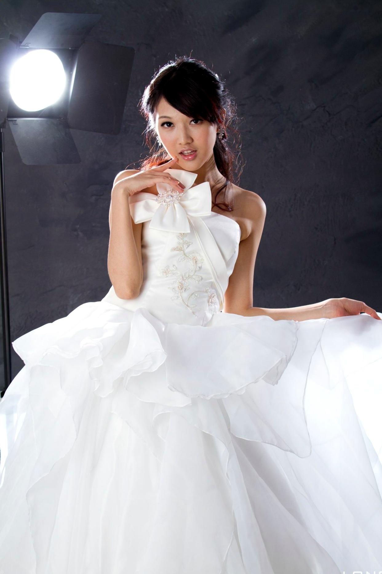 Gallery - 台湾正妹模特 - model陈玮廷Jill纯白婚纱写真，精致礼服尽显古典浪漫优雅气质台湾婚纱气质优雅 女神私房照_秀色女神 - image 6