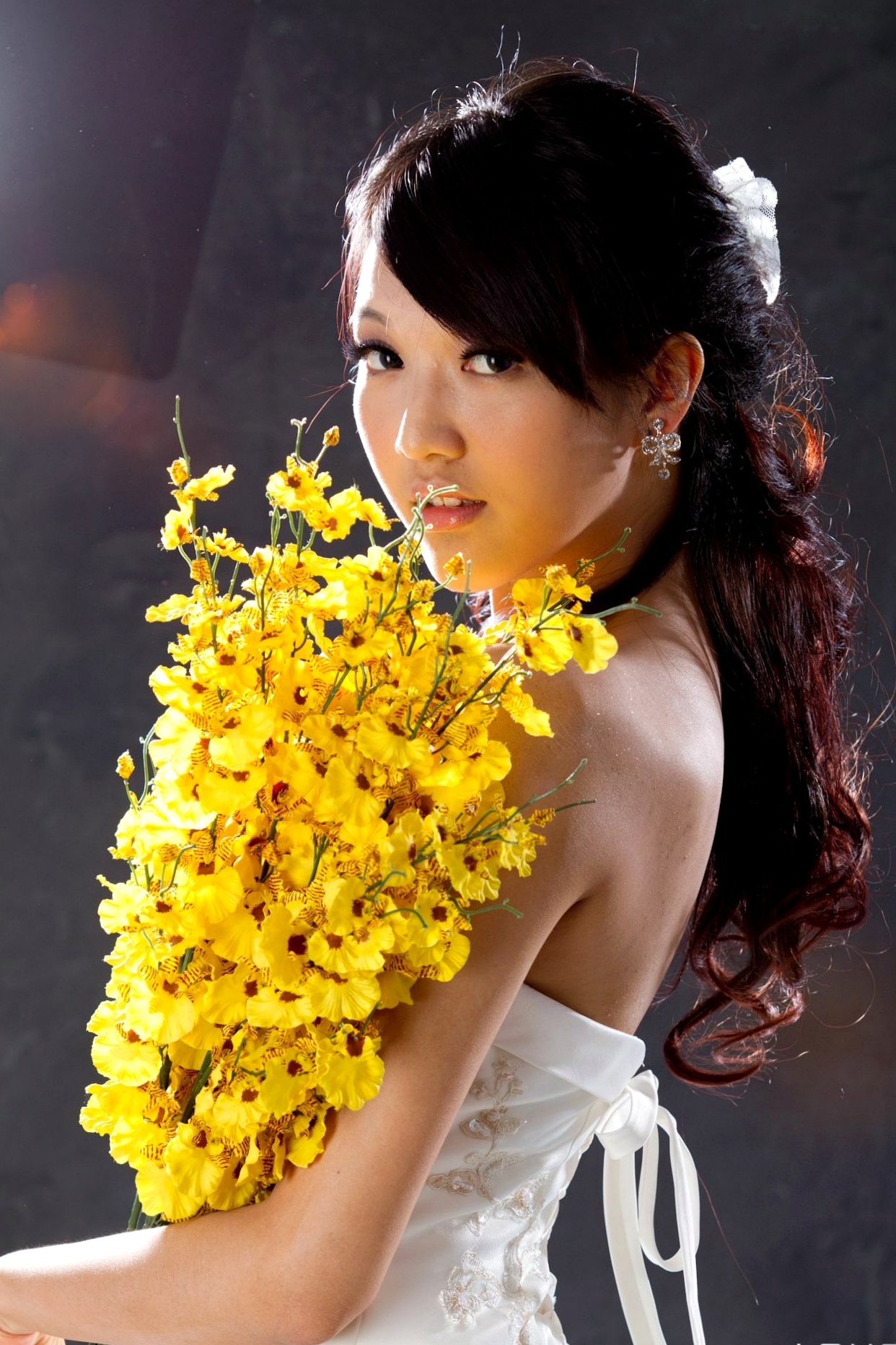 Gallery - 台湾正妹模特 - model陈玮廷Jill纯白婚纱写真，精致礼服尽显古典浪漫优雅气质台湾婚纱气质优雅 女神私房照_秀色女神 - image 9