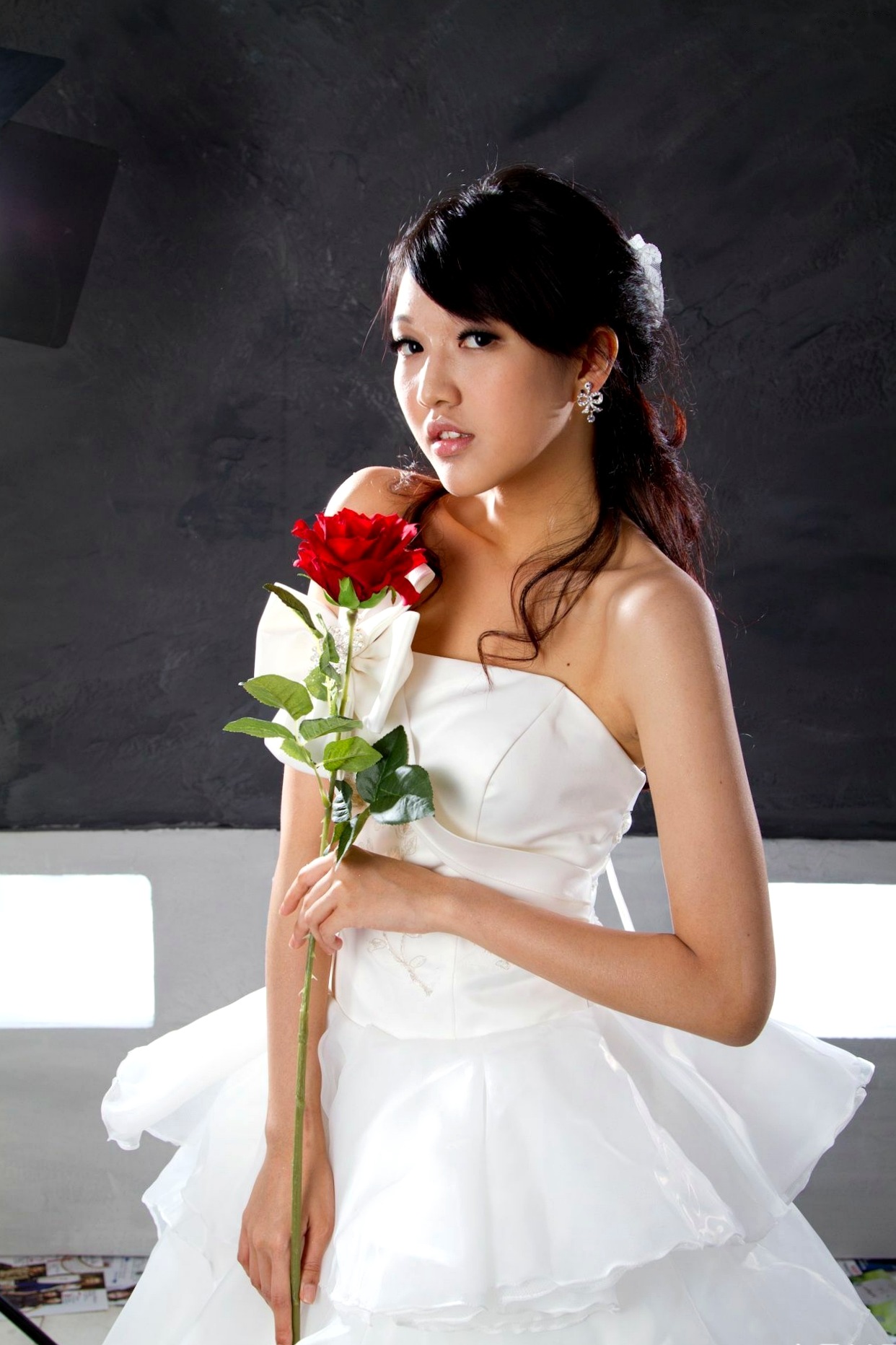 Gallery - 台湾正妹模特 - model陈玮廷Jill纯白婚纱写真，精致礼服尽显古典浪漫优雅气质台湾婚纱气质优雅 女神私房照_秀色女神 - image 11