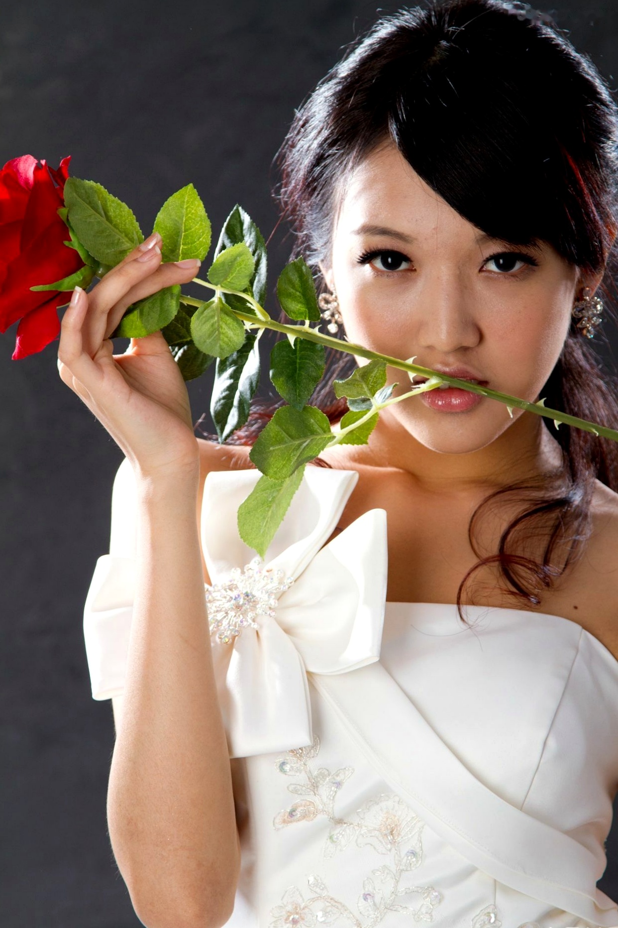 Gallery - 台湾正妹模特 - model陈玮廷Jill纯白婚纱写真，精致礼服尽显古典浪漫优雅气质台湾婚纱气质优雅 女神私房照_秀色女神 - image 12