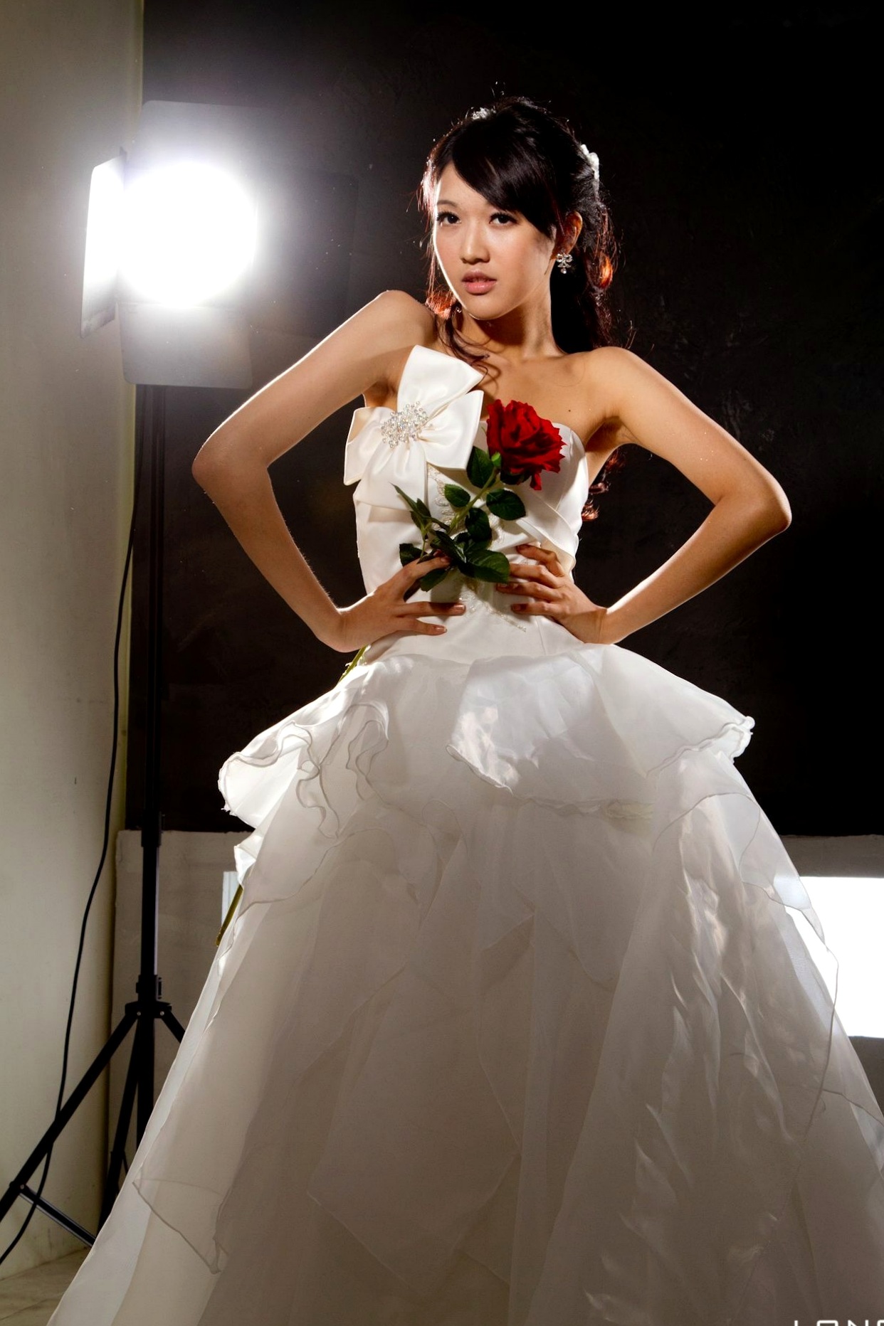 Gallery - 台湾正妹模特 - model陈玮廷Jill纯白婚纱写真，精致礼服尽显古典浪漫优雅气质台湾婚纱气质优雅 女神私房照_秀色女神 - image 14