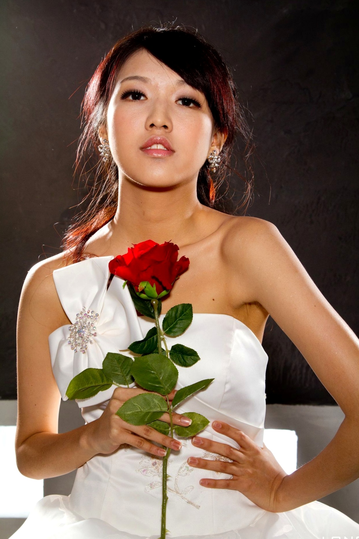 Gallery - 台湾正妹模特 - model陈玮廷Jill纯白婚纱写真，精致礼服尽显古典浪漫优雅气质台湾婚纱气质优雅 女神私房照_秀色女神 - image 30