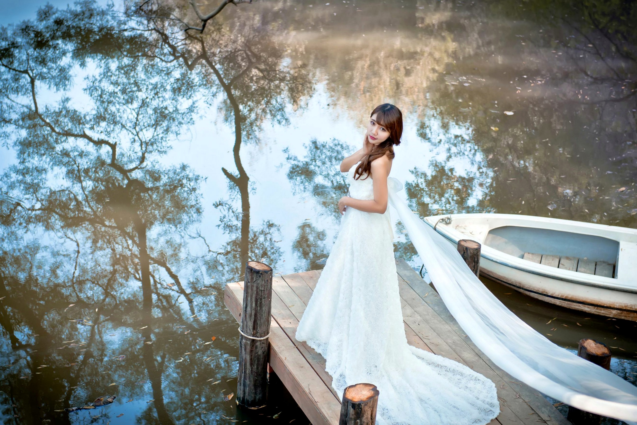 Gallery - 台湾正妹许庆琳/许庆伶私房写真：《绽放的玫瑰》复古红裙名媛与户外旋转阶梯优雅大片台湾气质女神清新私房照 女神私房照_秀色女神 - image 12