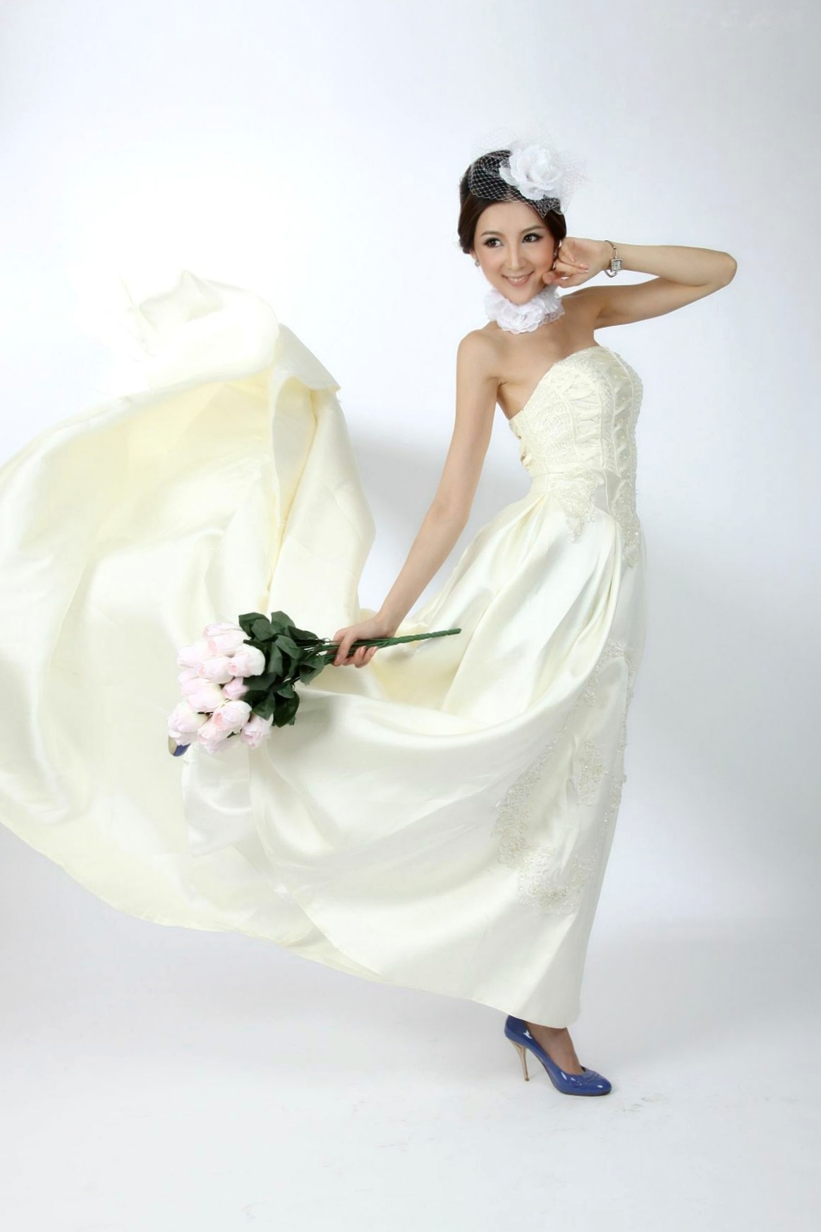 Gallery - 台湾正妹吴鑫桐YOYO写真：黑裙野性诱惑与纯洁婚纱的曼妙碰撞女神性感诱惑冷艳婚纱 女神私房照_秀色女神 - image 20