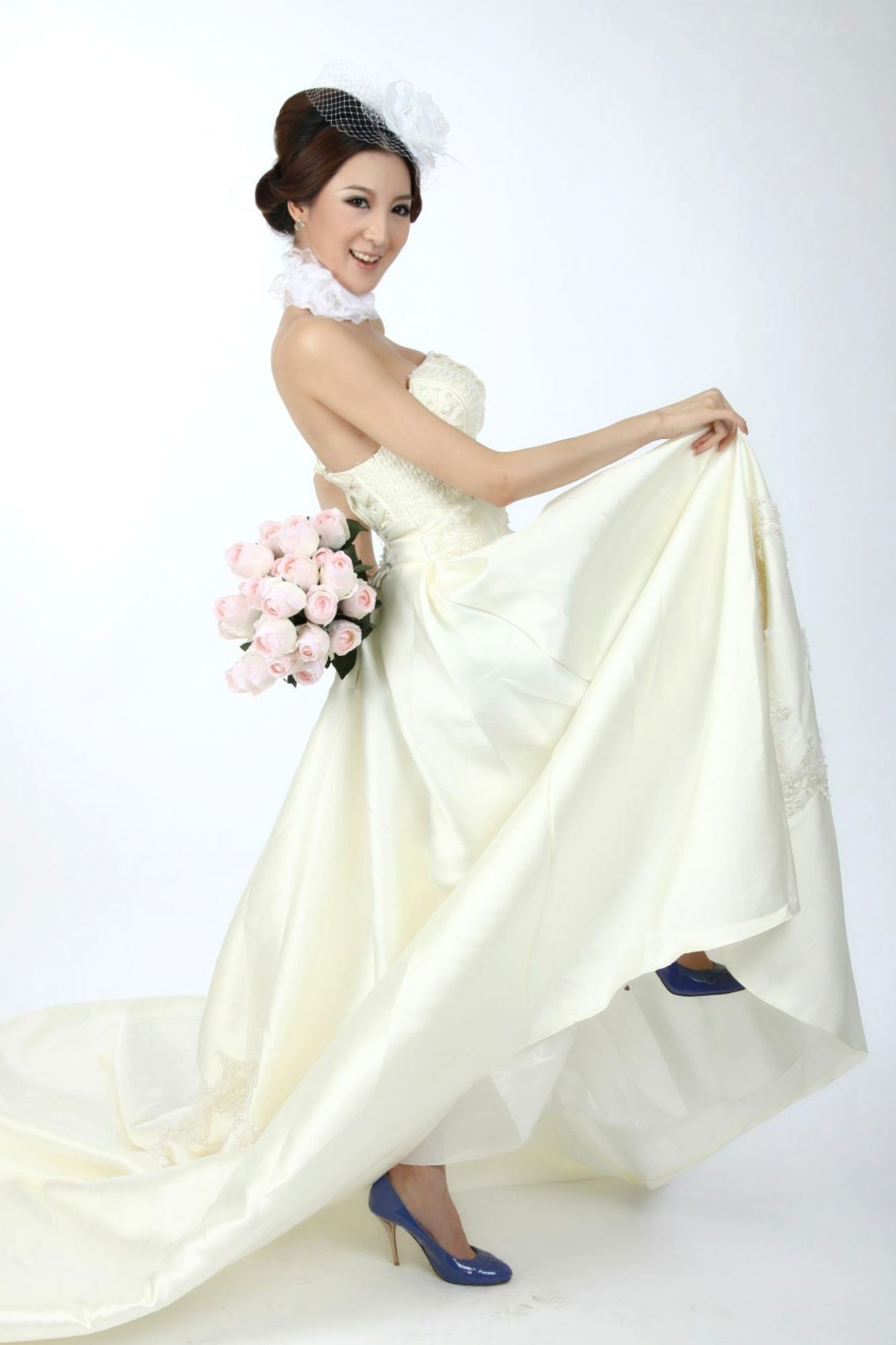 Gallery - 台湾正妹吴鑫桐YOYO写真：黑裙野性诱惑与纯洁婚纱的曼妙碰撞女神性感诱惑冷艳婚纱 女神私房照_秀色女神 - image 23
