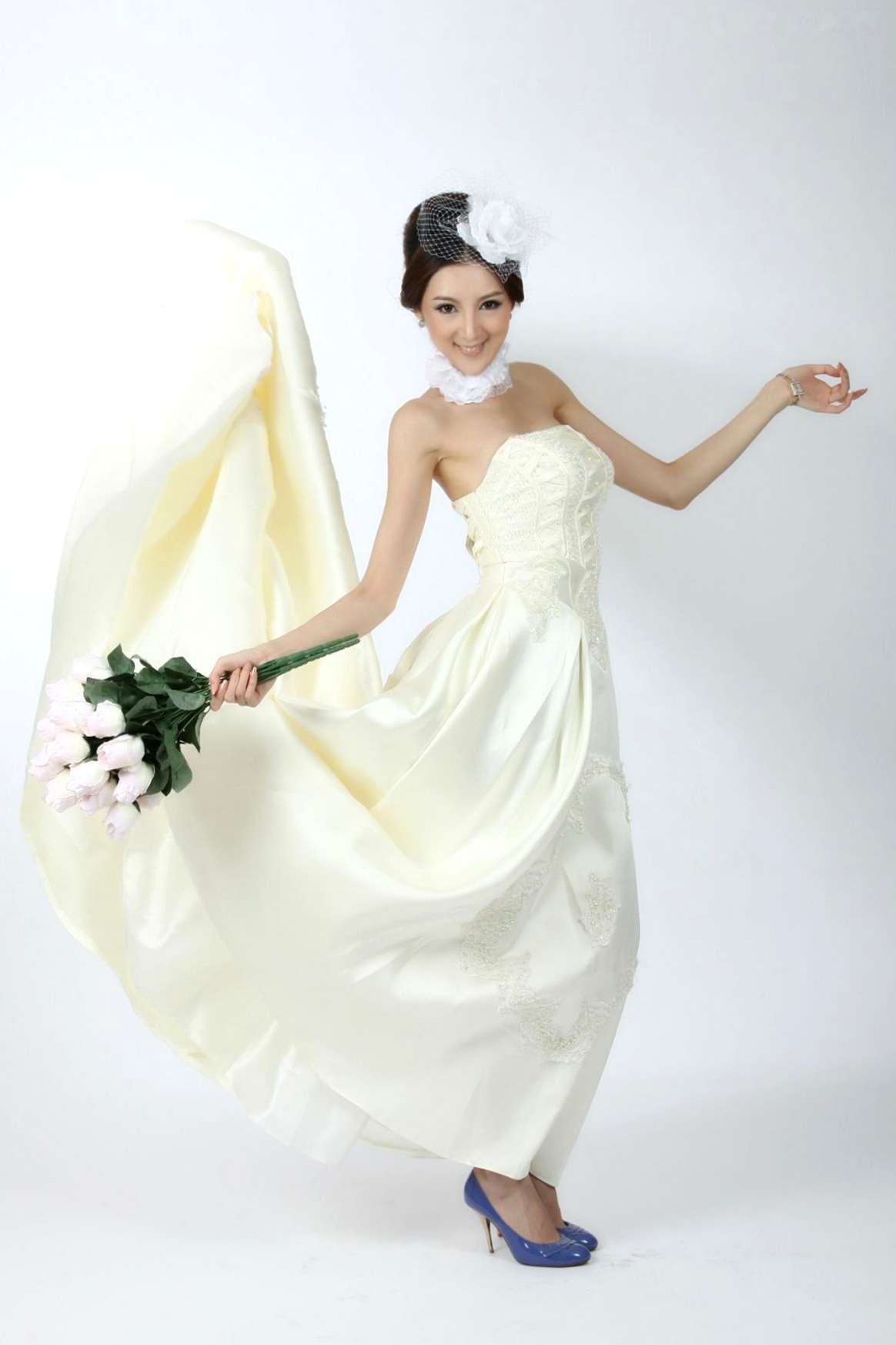 Gallery - 台湾正妹吴鑫桐YOYO写真：黑裙野性诱惑与纯洁婚纱的曼妙碰撞女神性感诱惑冷艳婚纱 女神私房照_秀色女神 - image 24