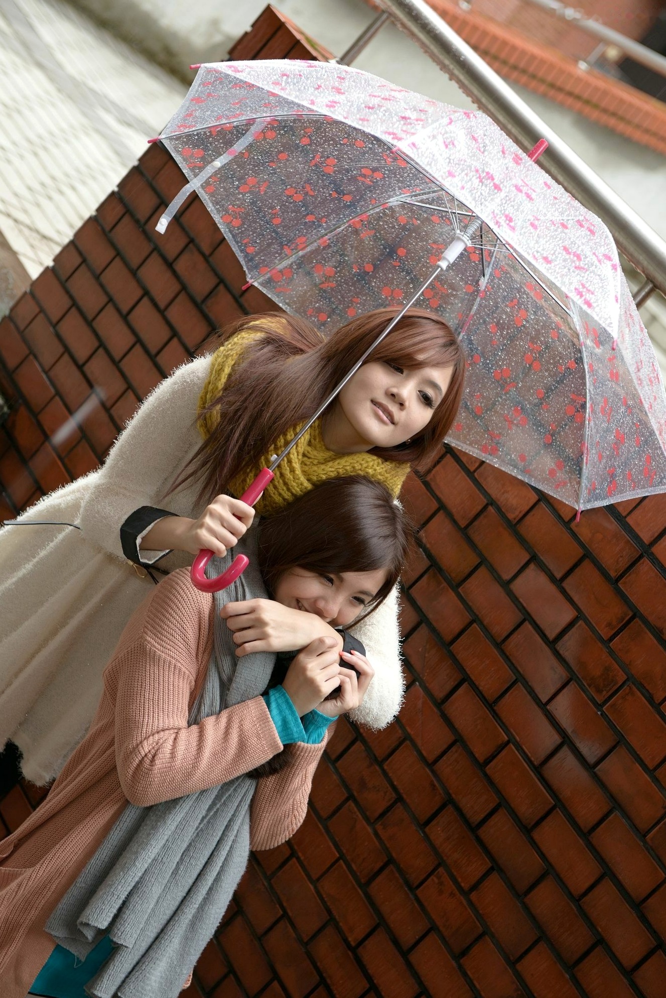 Gallery - 台湾正妹鲔鱼徐玮吟与蔡小洁写真集：清新户外私房与温馨室内居家风格合集台湾清新治愈系私房照户外 女神私房照_秀色女神 - image 53