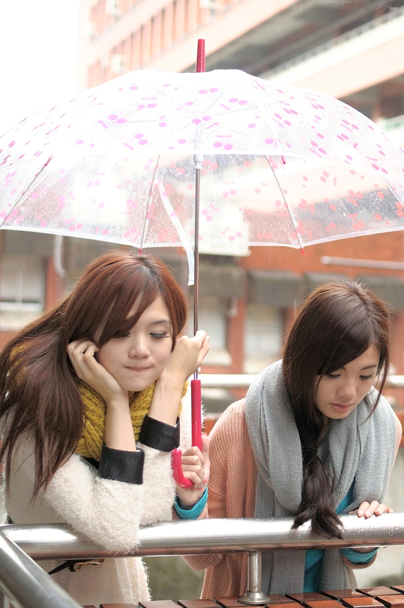 Gallery - 台湾正妹鲔鱼徐玮吟与蔡小洁写真集：清新户外私房与温馨室内居家风格合集台湾清新治愈系私房照户外 女神私房照_秀色女神 - image 61