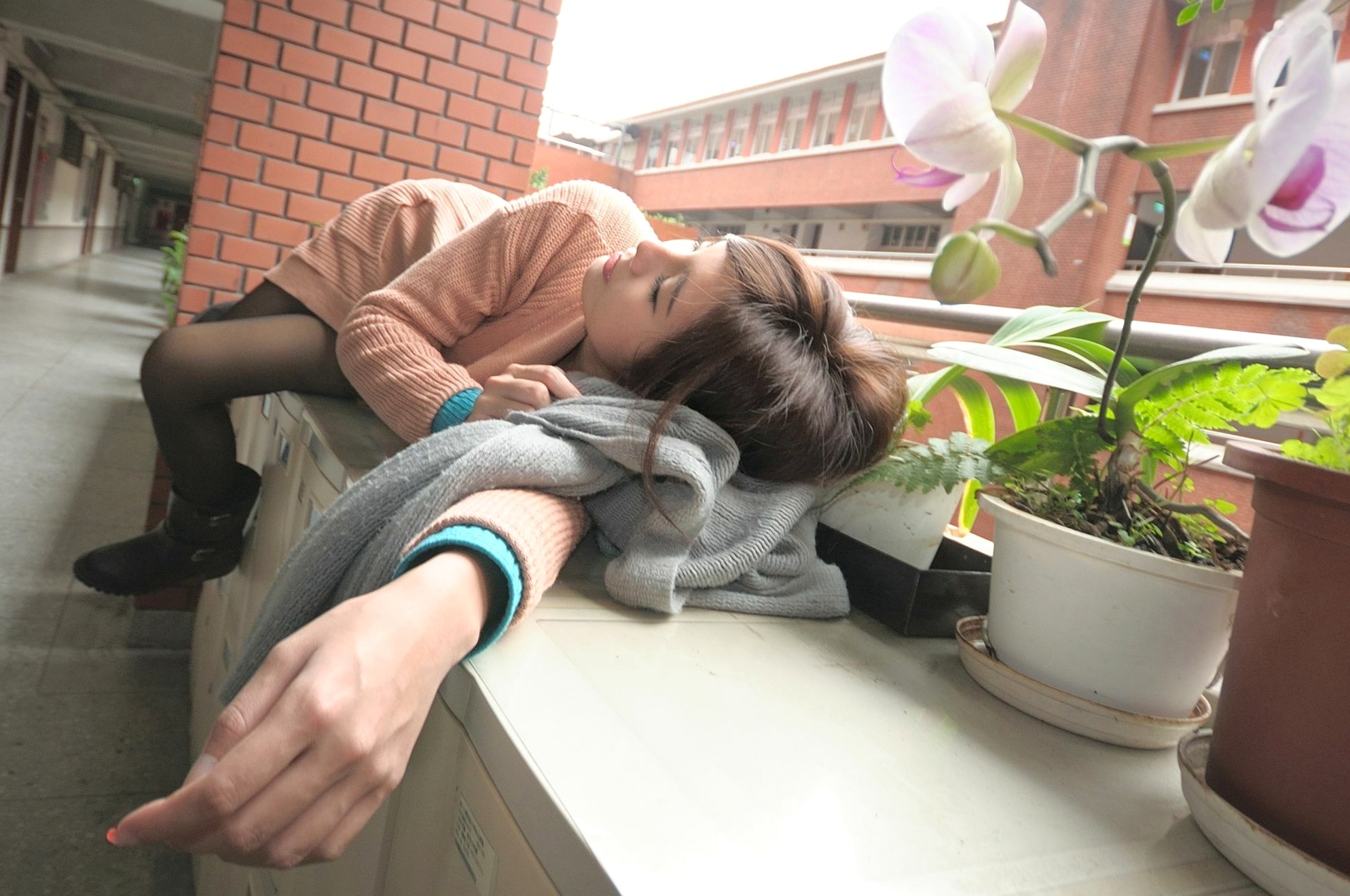 Gallery - 台湾正妹鲔鱼徐玮吟与蔡小洁写真集：清新户外私房与温馨室内居家风格合集台湾清新治愈系私房照户外 女神私房照_秀色女神 - image 64