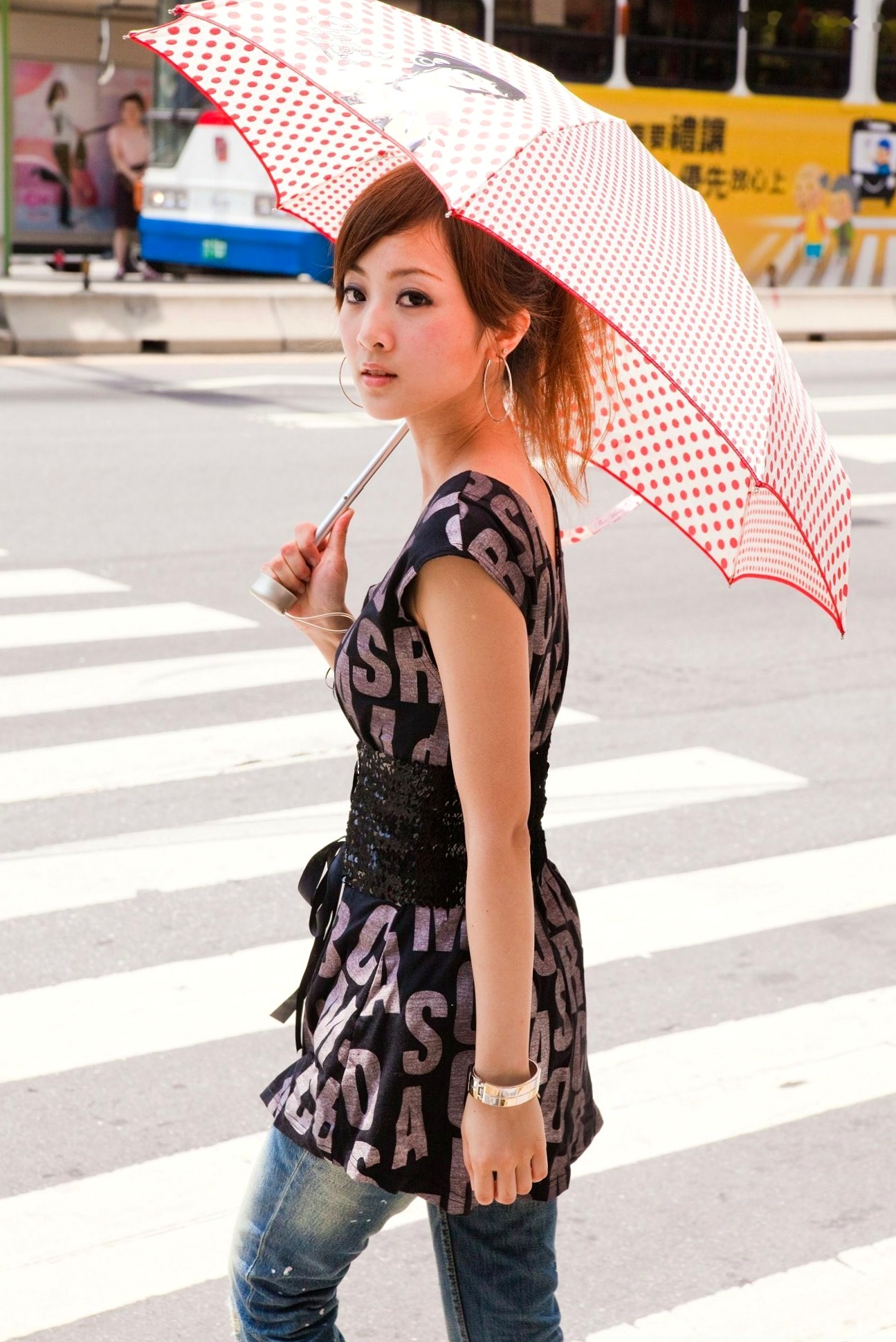 Gallery - 台湾正妹张允霏Mikako公馆商圈清新街拍写真，时尚牛仔造型展现甜美灵动邻家气质台湾街拍清新气质治愈系 女神私房照_秀色女神 - image 12