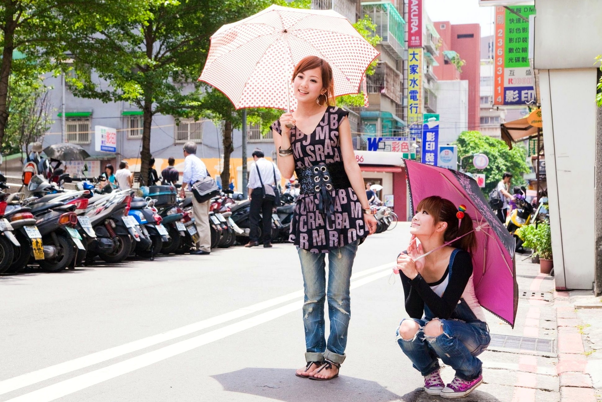Gallery - 台湾正妹张允霏Mikako公馆商圈清新街拍写真，时尚牛仔造型展现甜美灵动邻家气质台湾街拍清新气质治愈系 女神私房照_秀色女神 - image 39
