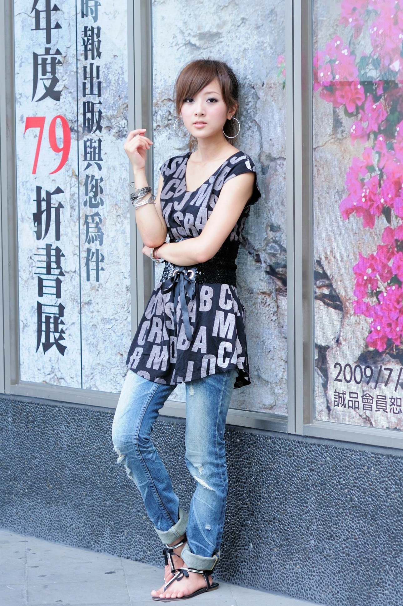 Gallery - 台湾正妹张允霏Mikako公馆商圈清新街拍写真，时尚牛仔造型展现甜美灵动邻家气质台湾街拍清新气质治愈系 女神私房照_秀色女神 - image 51