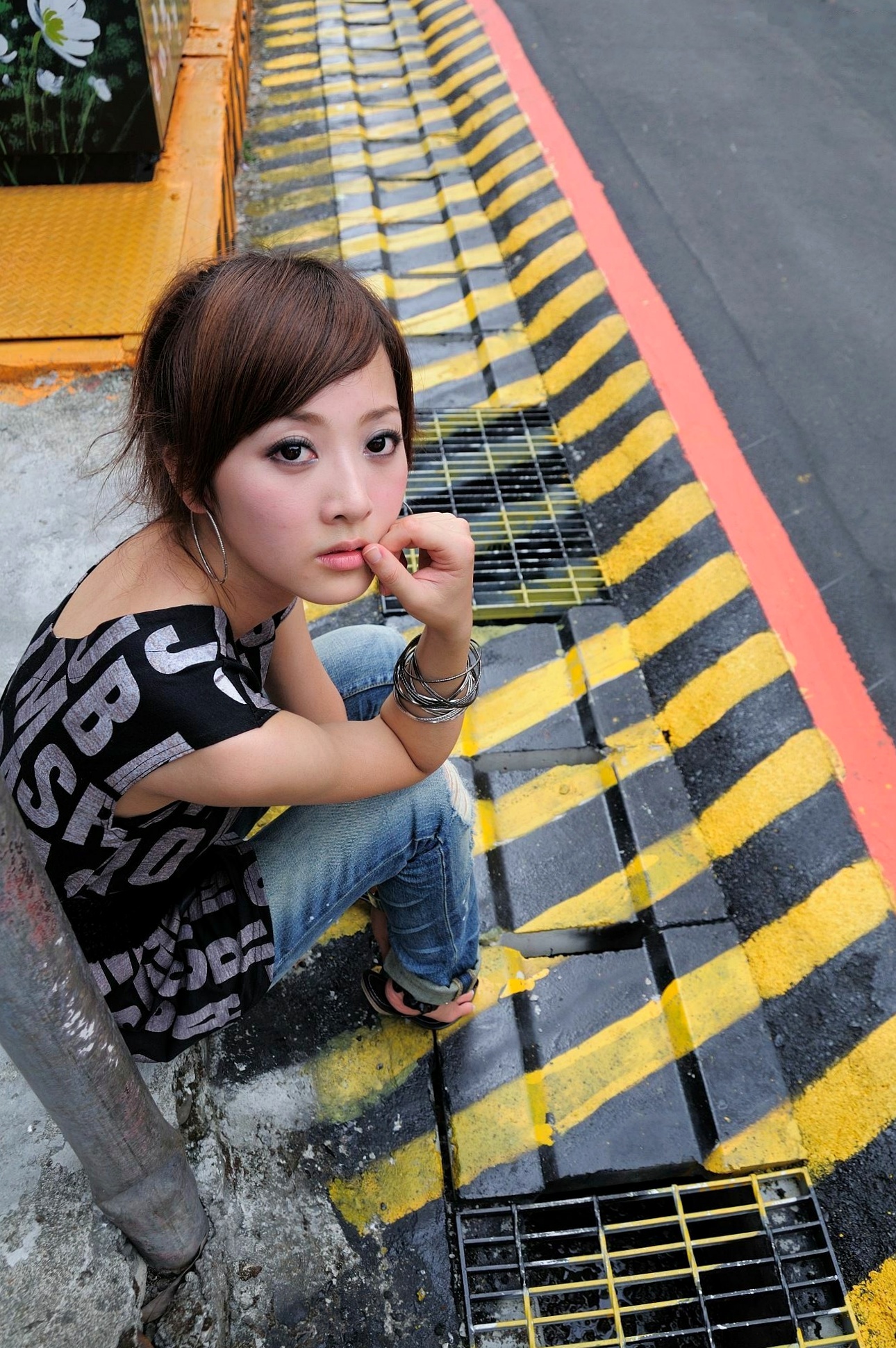 Gallery - 台湾正妹张允霏Mikako公馆商圈清新街拍写真，时尚牛仔造型展现甜美灵动邻家气质台湾街拍清新气质治愈系 女神私房照_秀色女神 - image 86