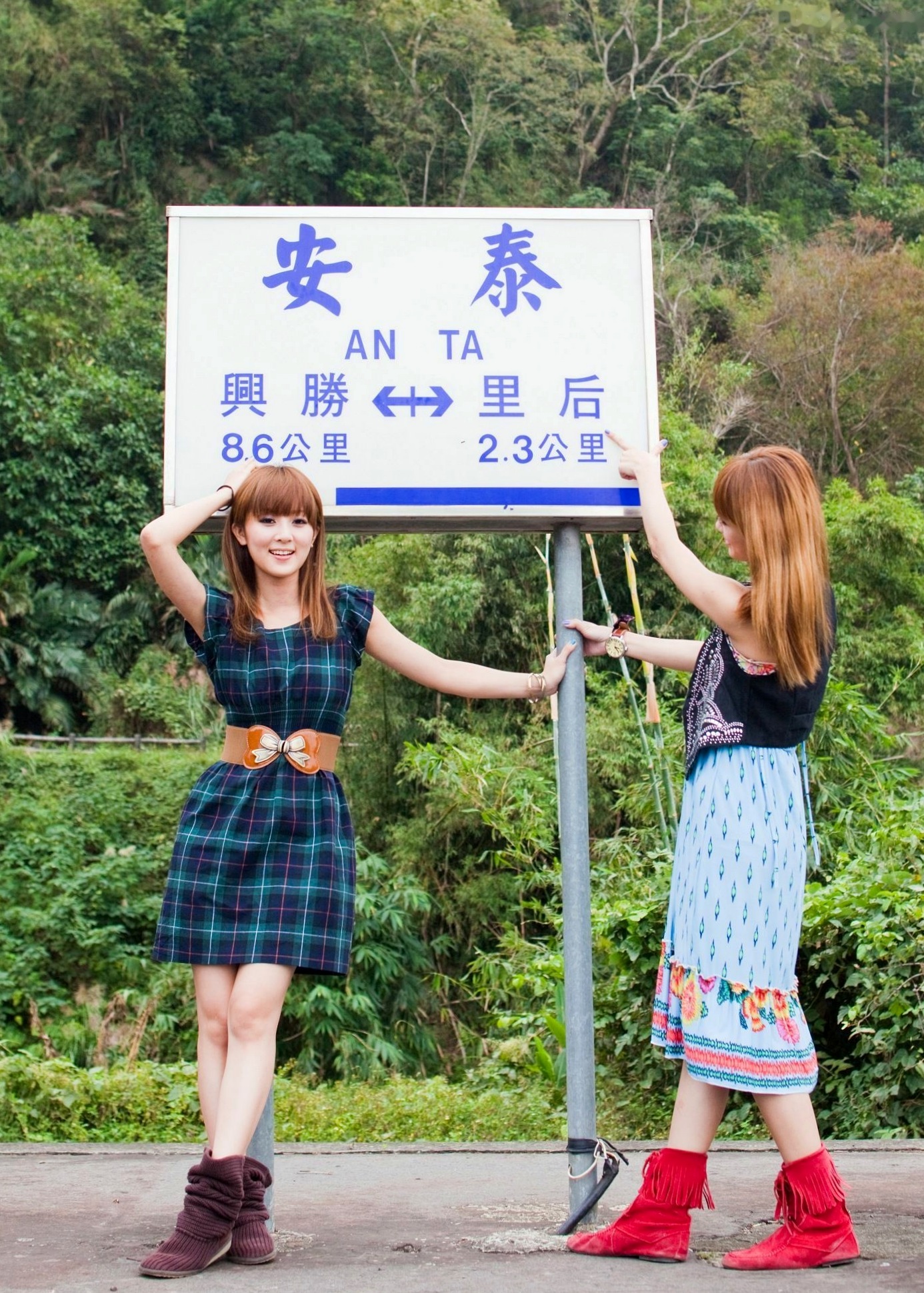 Gallery - 台湾正妹品果兔苗栗天空之城与泰安旧车站户外写真，文艺复古街拍，清新灵动气质女神个人摄影集台湾户外清新气质街拍 女神私房照_秀色女神 - image 26