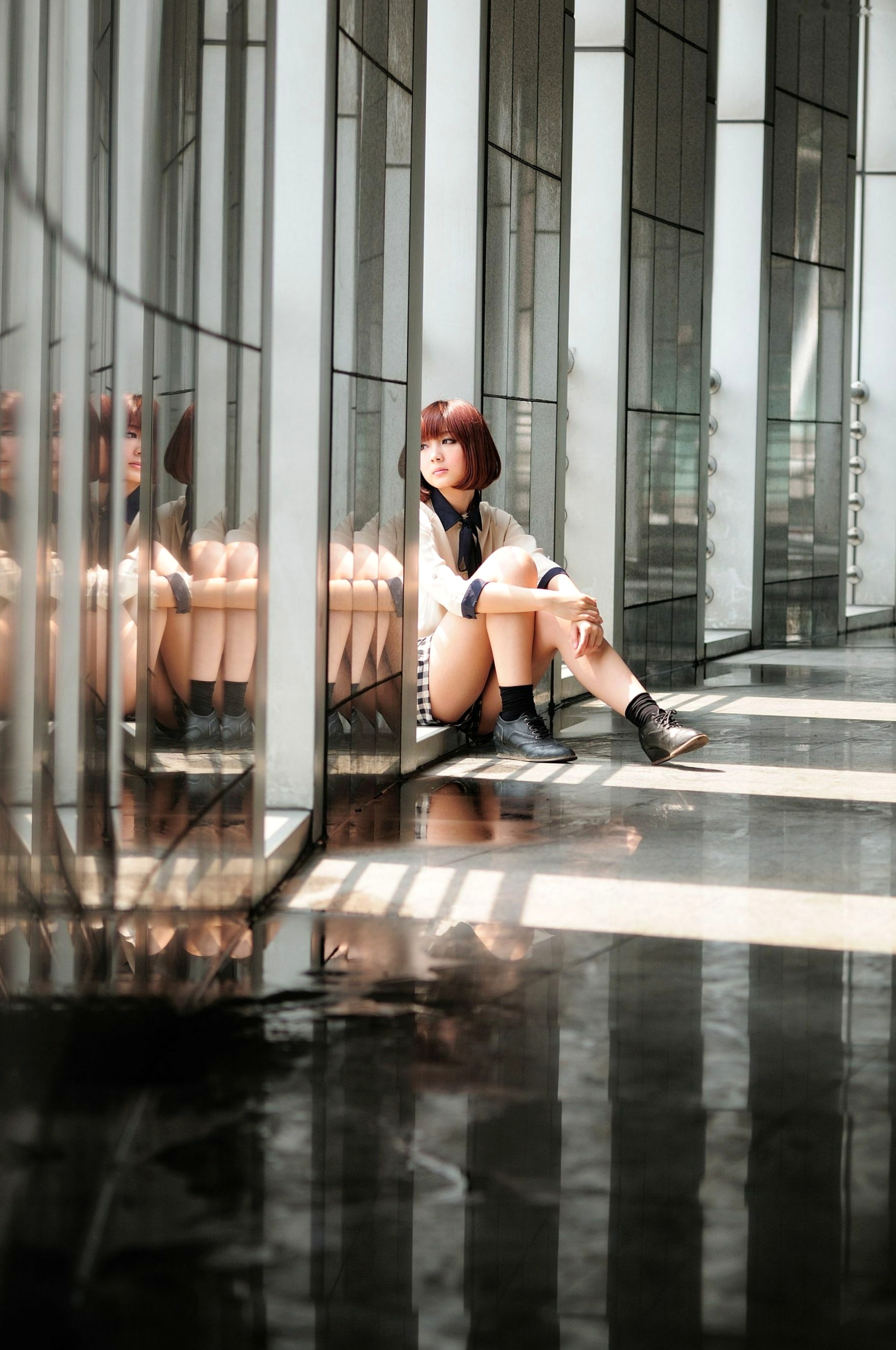 Gallery - 台湾短发美女小猪patty清新校园风写真，窗畔阳光下的文艺少女居家感街拍套图台湾清新街拍美腿治愈系 女神私房照_秀色女神 - image 18