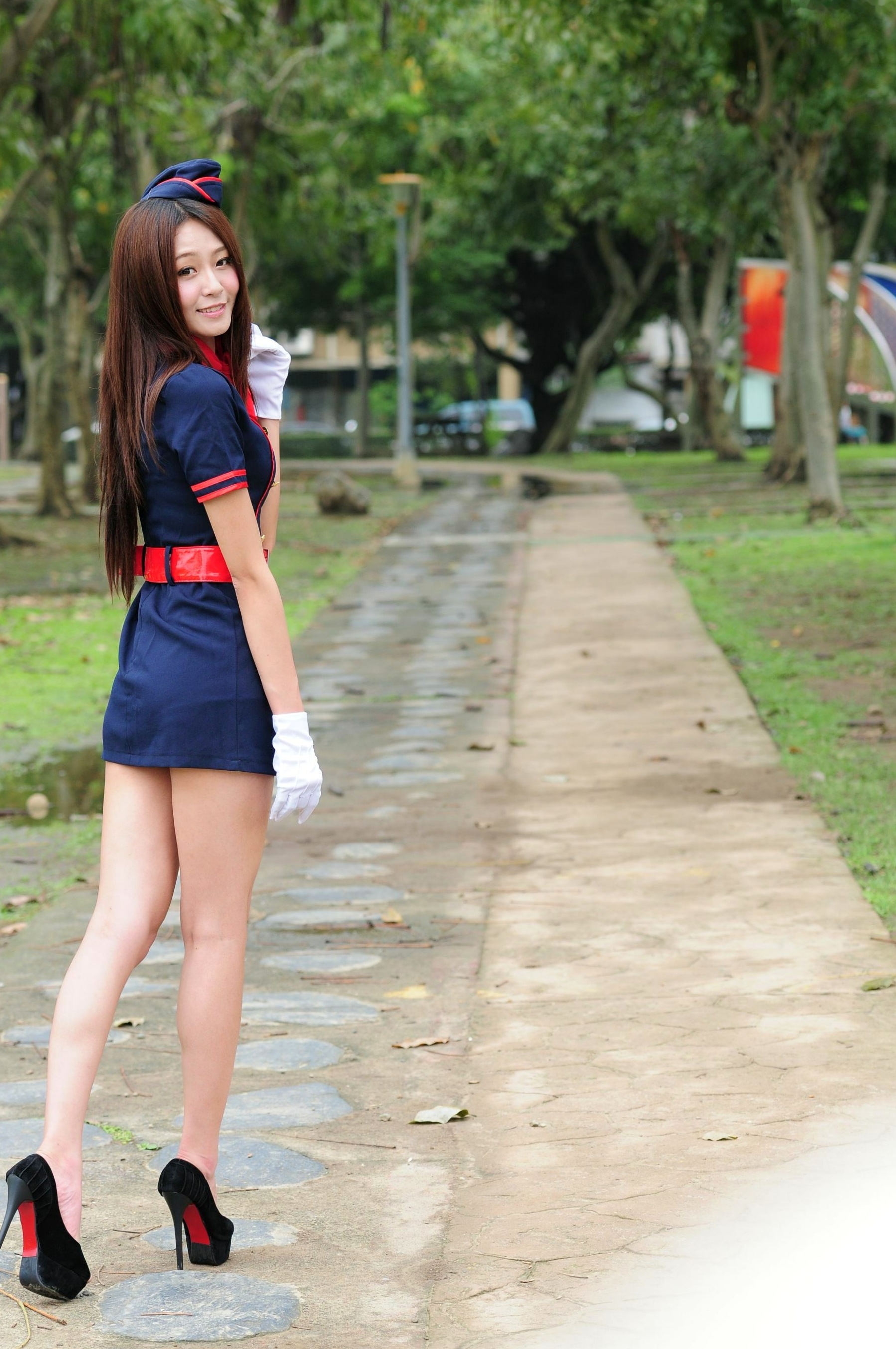 Gallery - 台湾正妹Winnie庄咏惠清新户外写真，邻家气质与甜美空姐制服诱惑台湾户外空姐制服清新 女神私房照_秀色女神 - image 1