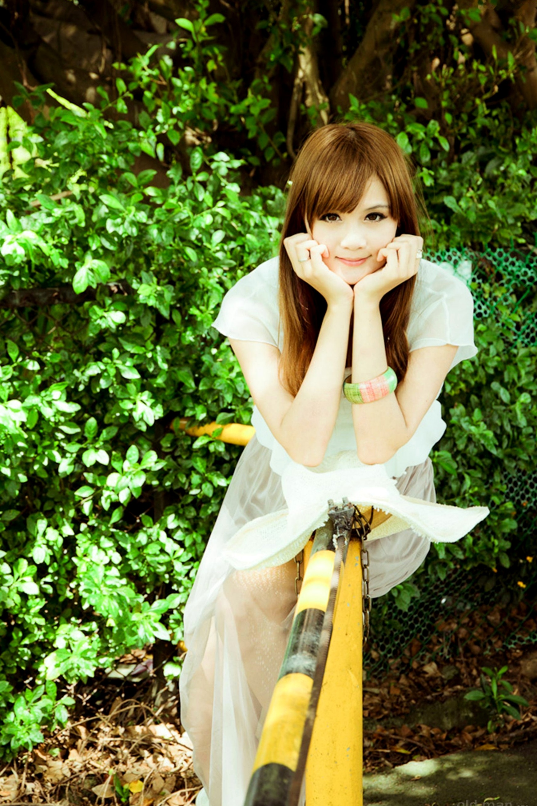 Gallery - 台湾模特 - model熊维妮《美军宿舍随拍》写真集：清新文艺女神的复古户外街拍与治愈系私房影像台湾清新治愈系街拍户外气质 女神私房照_秀色女神 - image 32