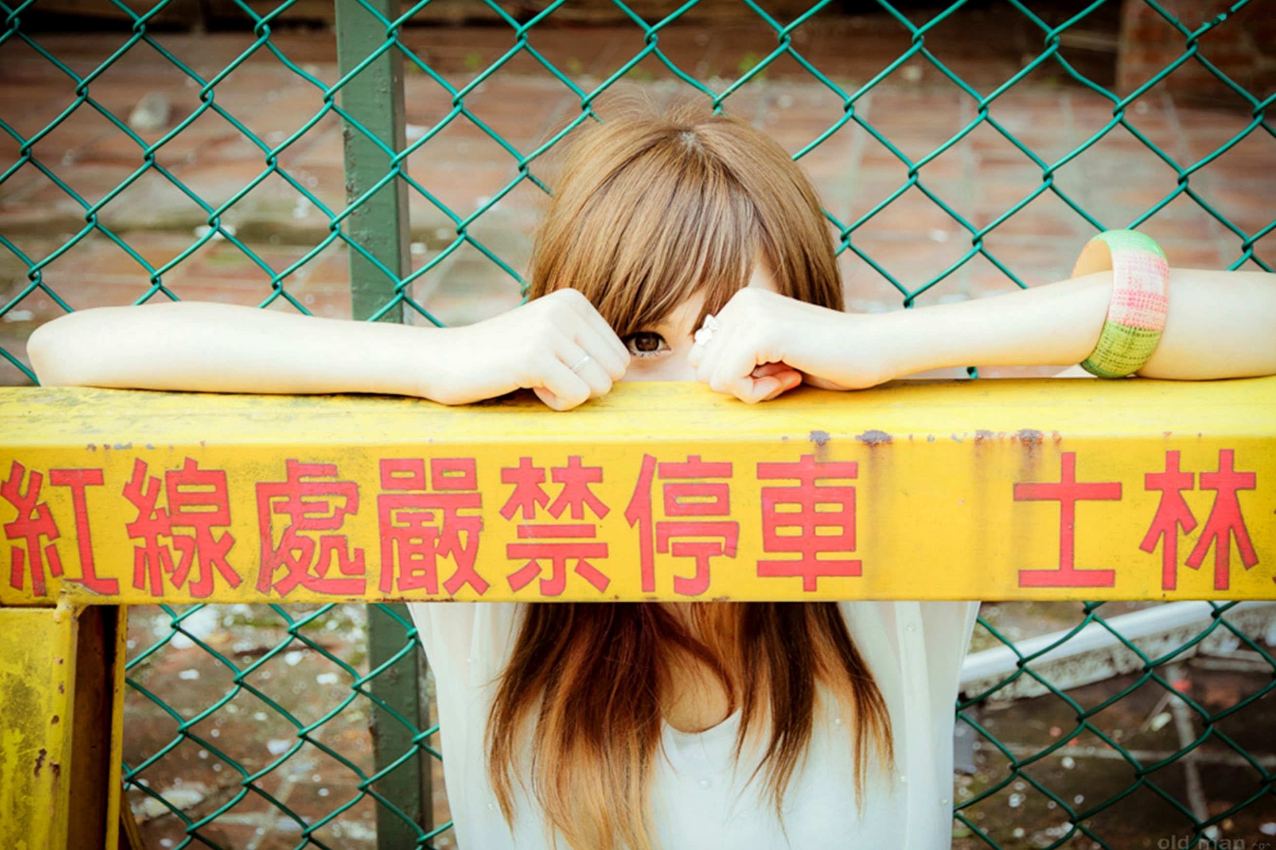 Gallery - 台湾模特 - model熊维妮《美军宿舍随拍》写真集：清新文艺女神的复古户外街拍与治愈系私房影像台湾清新治愈系街拍户外气质 女神私房照_秀色女神 - image 40