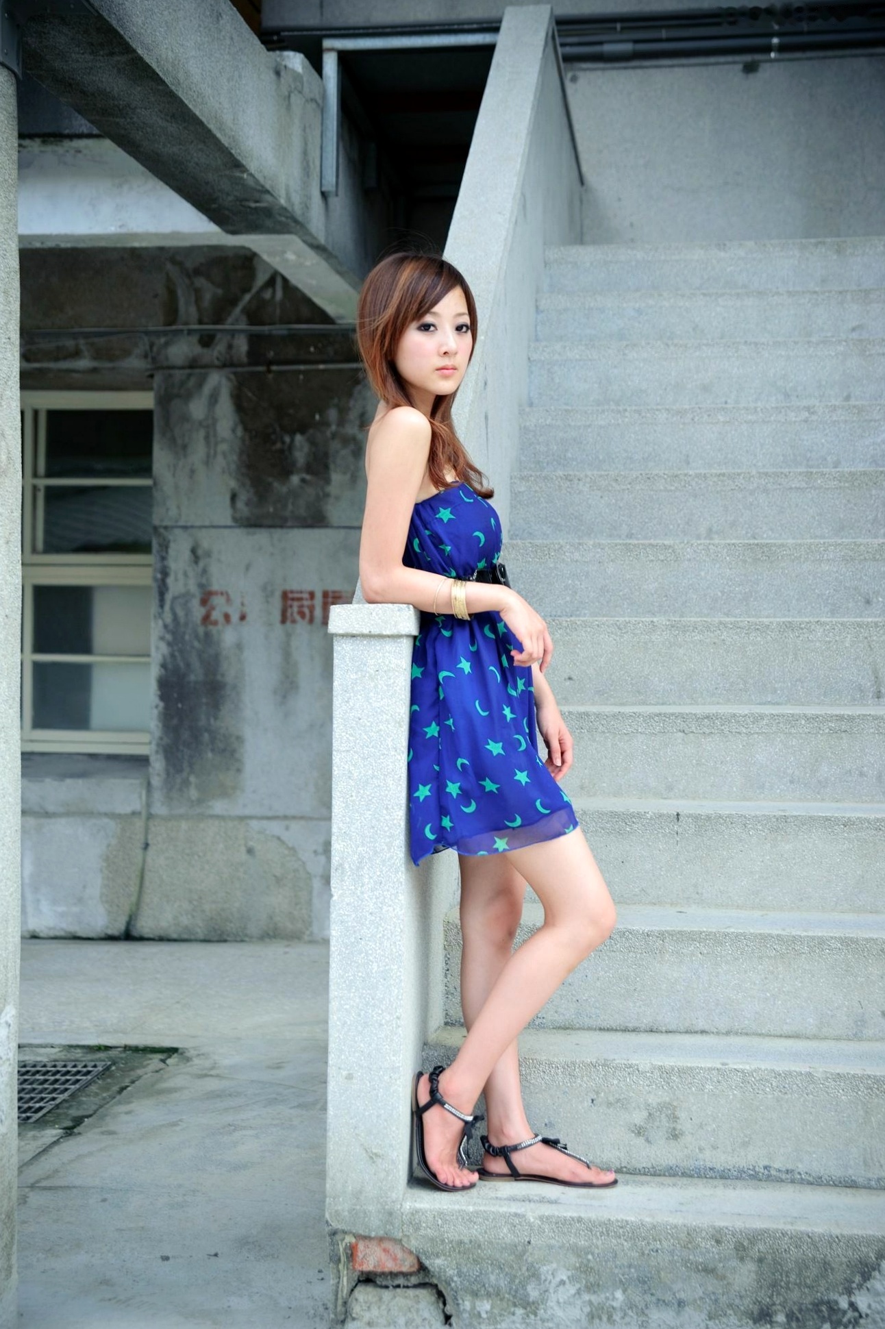 Gallery - 台湾正妹果子MM/张凯洁《华山文创园》清新街拍写真，户外文艺气质邻家女神私房合集台湾街拍清新气质治愈系 女神私房照_秀色女神 - image 11