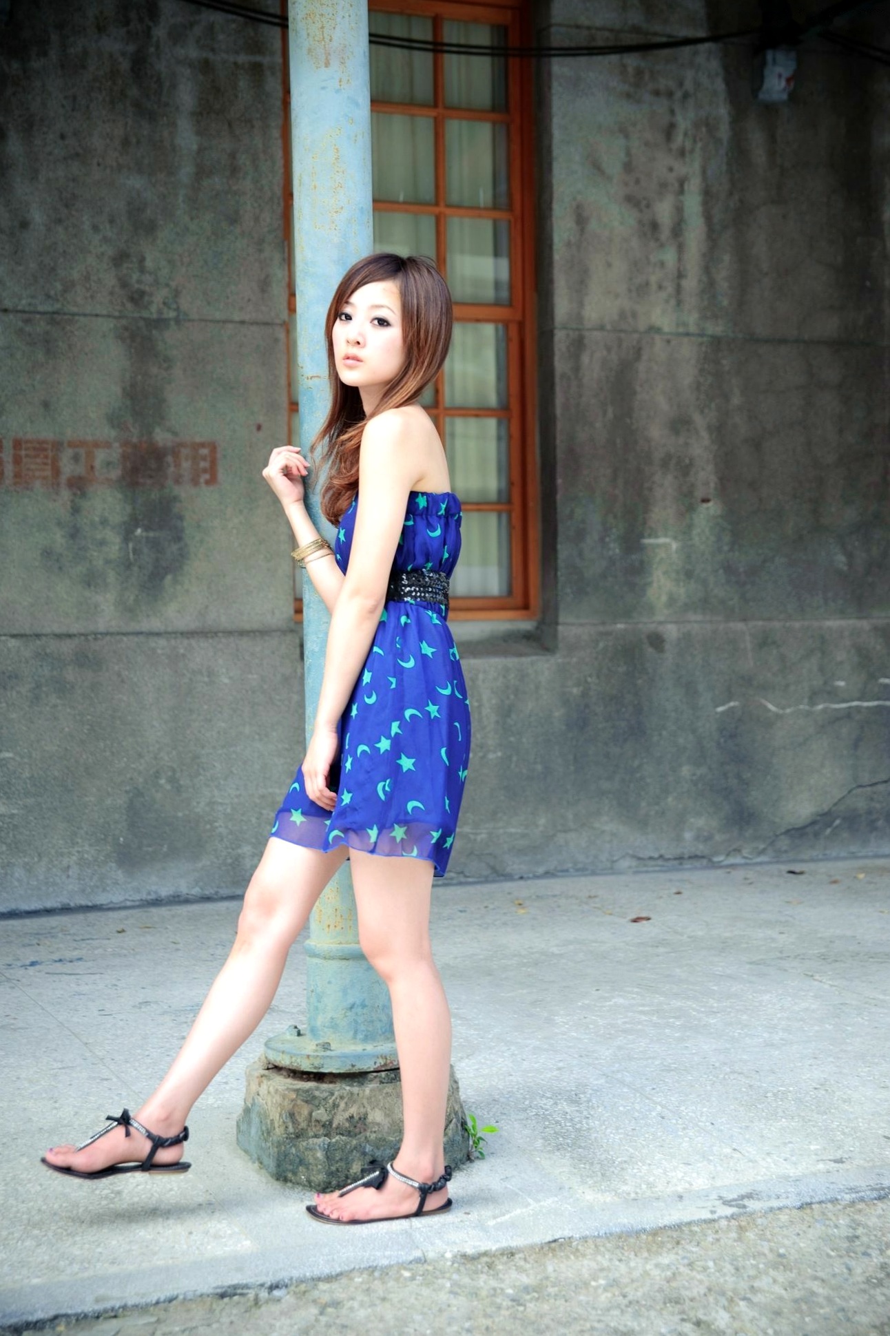 Gallery - 台湾正妹果子MM/张凯洁《华山文创园》清新街拍写真，户外文艺气质邻家女神私房合集台湾街拍清新气质治愈系 女神私房照_秀色女神 - image 14