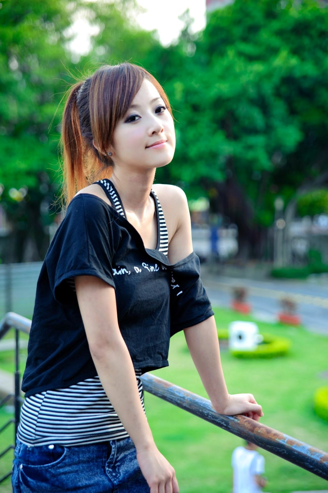 Gallery - 台湾正妹果子MM/张凯洁《华山文创园》清新街拍写真，户外文艺气质邻家女神私房合集台湾街拍清新气质治愈系 女神私房照_秀色女神 - image 52