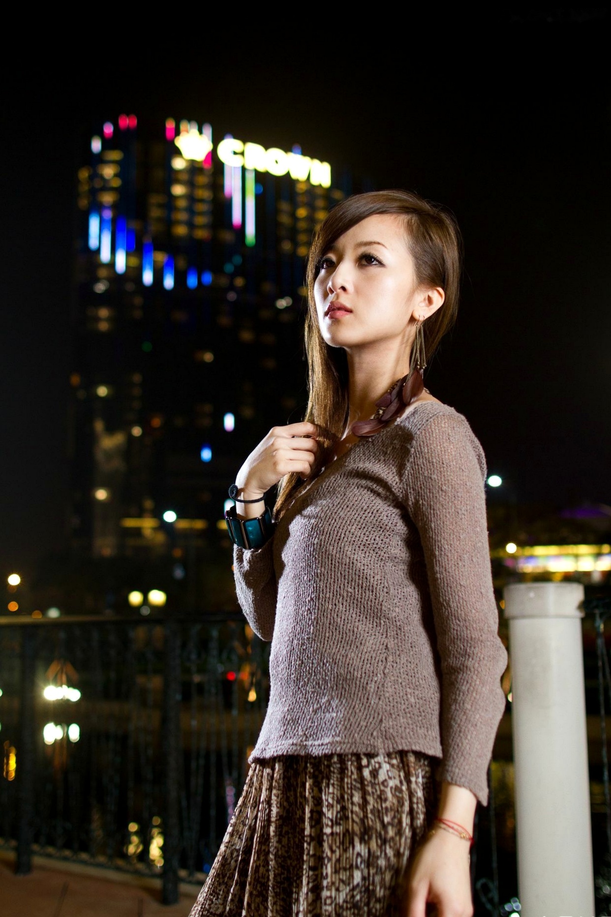 Gallery - 台湾正妹张允霏果子MM港澳之旅夜景写真，时尚豹纹长裙尽显冷艳气质台湾街拍冷艳气质户外 女神私房照_秀色女神 - image 38