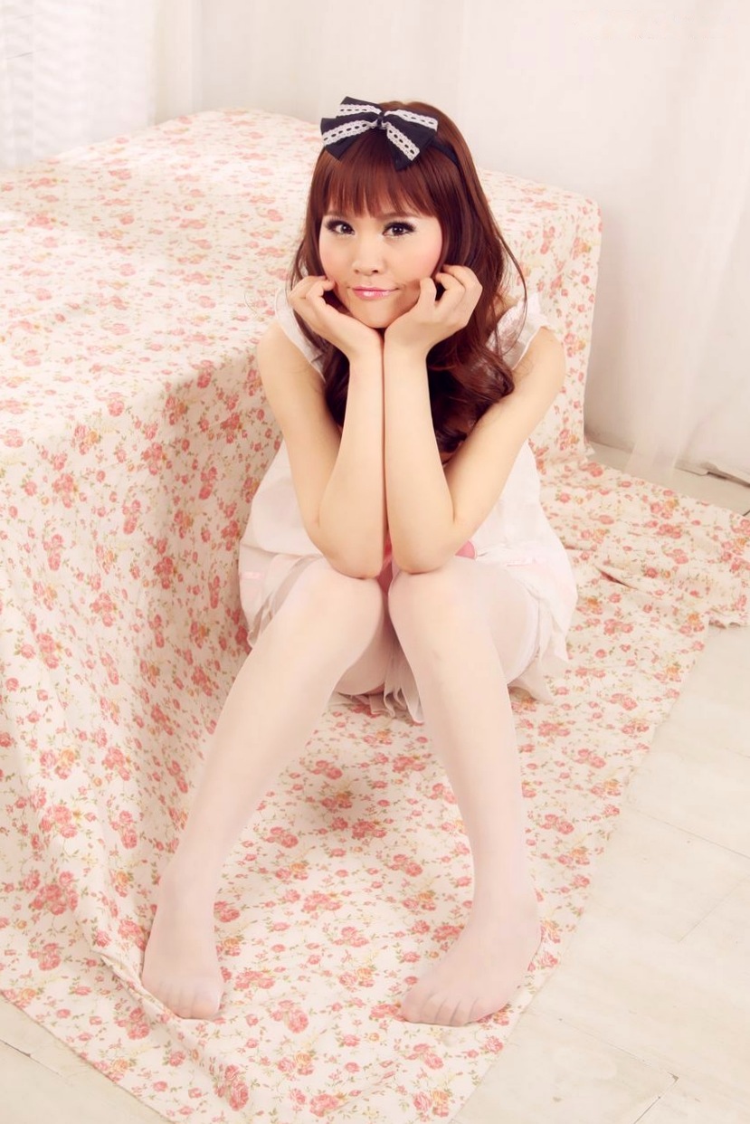 Gallery - 台湾嫩模Iris艾绮恩居家写真大合集，圣诞少女与甜美厨娘的双重魅力，清新可爱治愈系风格清新萌系治愈系家居清纯 女神私房照_秀色女神 - image 32