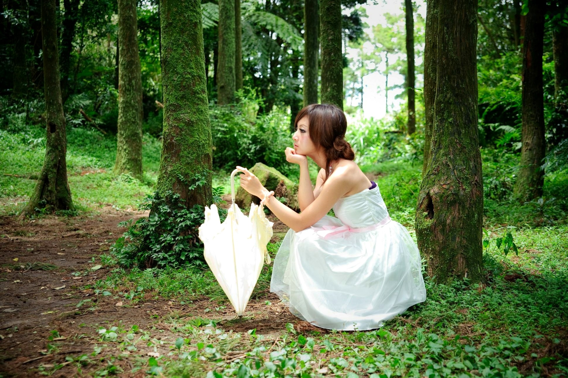 Gallery - 台湾正妹Mikako户外写真：白色圆舞曲的清新漫步与黑色执念的冷艳魅力台湾户外气质清新冷艳 女神私房照_秀色女神 - image 52