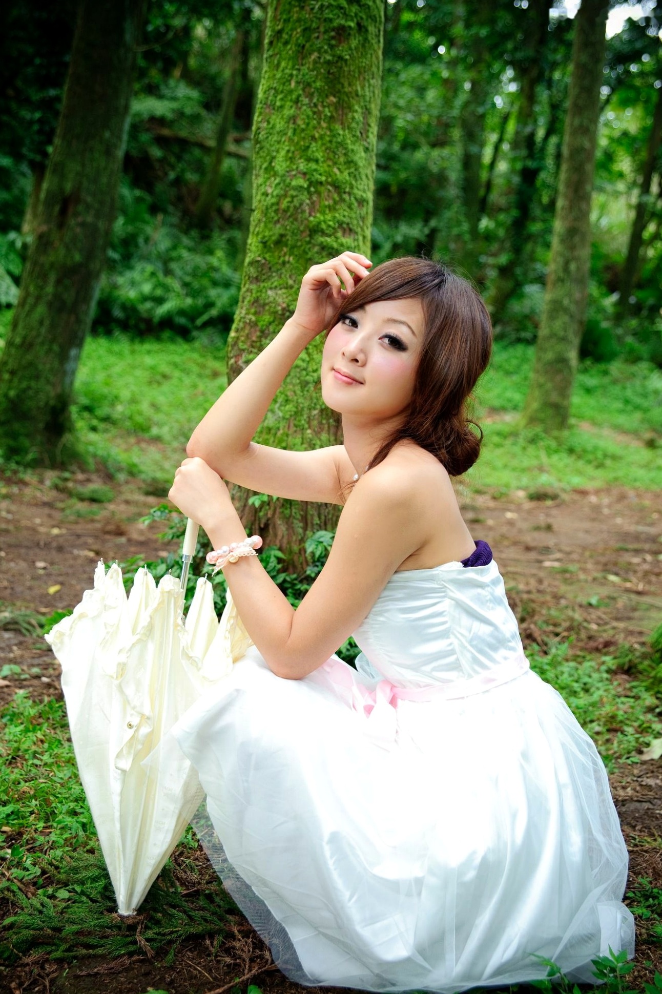 Gallery - 台湾正妹Mikako户外写真：白色圆舞曲的清新漫步与黑色执念的冷艳魅力台湾户外气质清新冷艳 女神私房照_秀色女神 - image 53