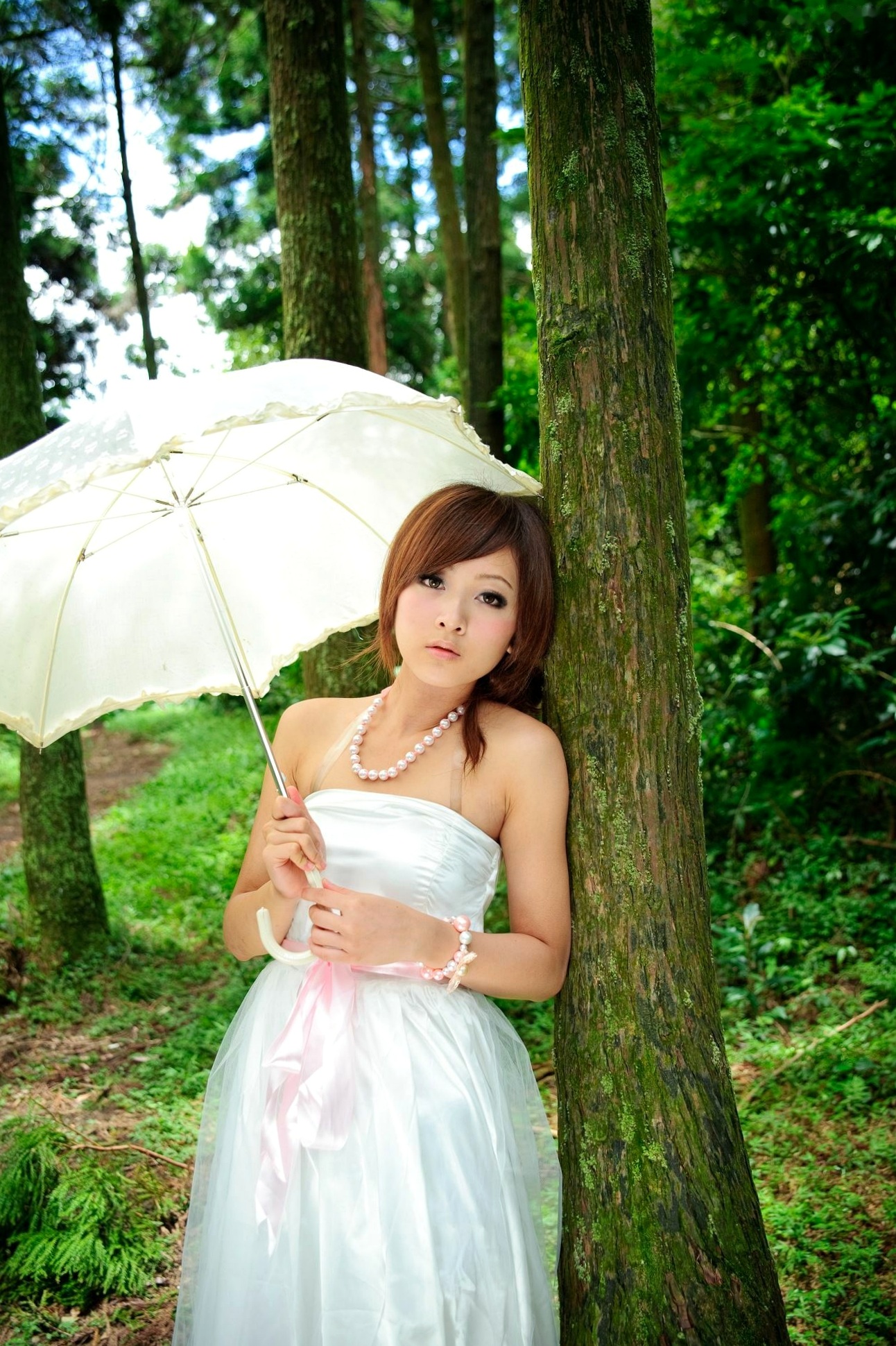 Gallery - 台湾正妹Mikako户外写真：白色圆舞曲的清新漫步与黑色执念的冷艳魅力台湾户外气质清新冷艳 女神私房照_秀色女神 - image 58