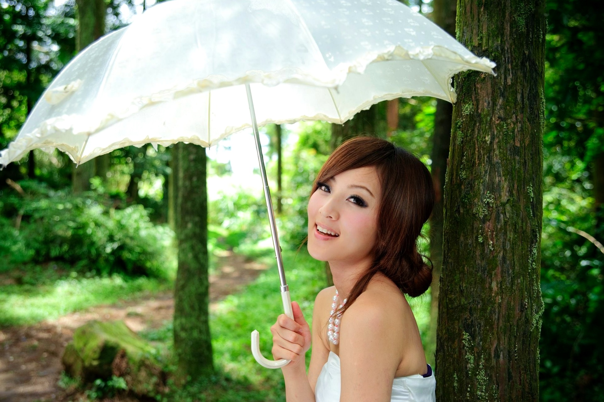 Gallery - 台湾正妹Mikako户外写真：白色圆舞曲的清新漫步与黑色执念的冷艳魅力台湾户外气质清新冷艳 女神私房照_秀色女神 - image 59