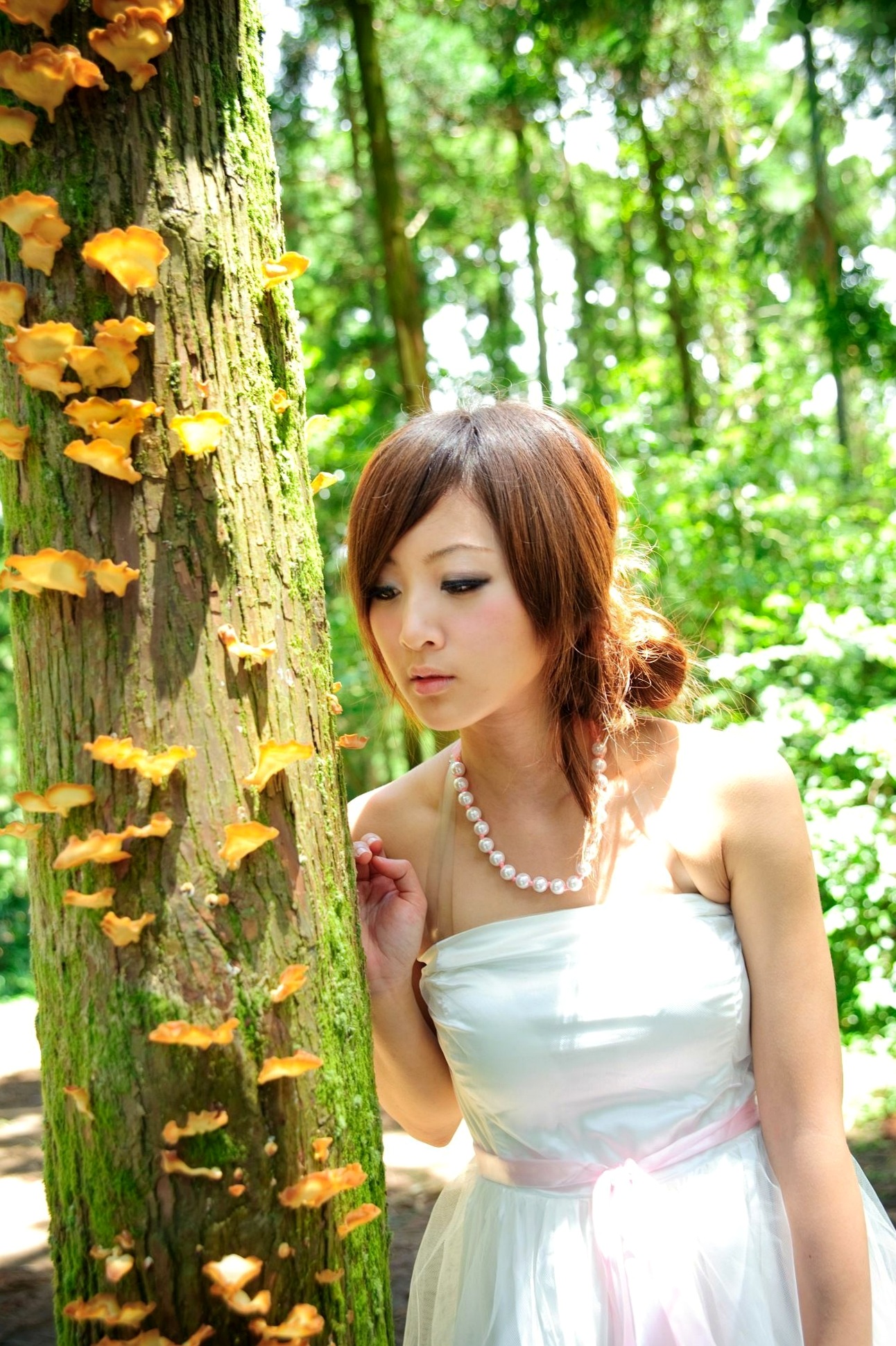 Gallery - 台湾正妹Mikako户外写真：白色圆舞曲的清新漫步与黑色执念的冷艳魅力台湾户外气质清新冷艳 女神私房照_秀色女神 - image 63