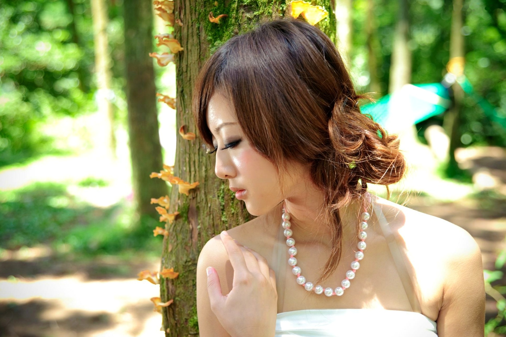 Gallery - 台湾正妹Mikako户外写真：白色圆舞曲的清新漫步与黑色执念的冷艳魅力台湾户外气质清新冷艳 女神私房照_秀色女神 - image 64