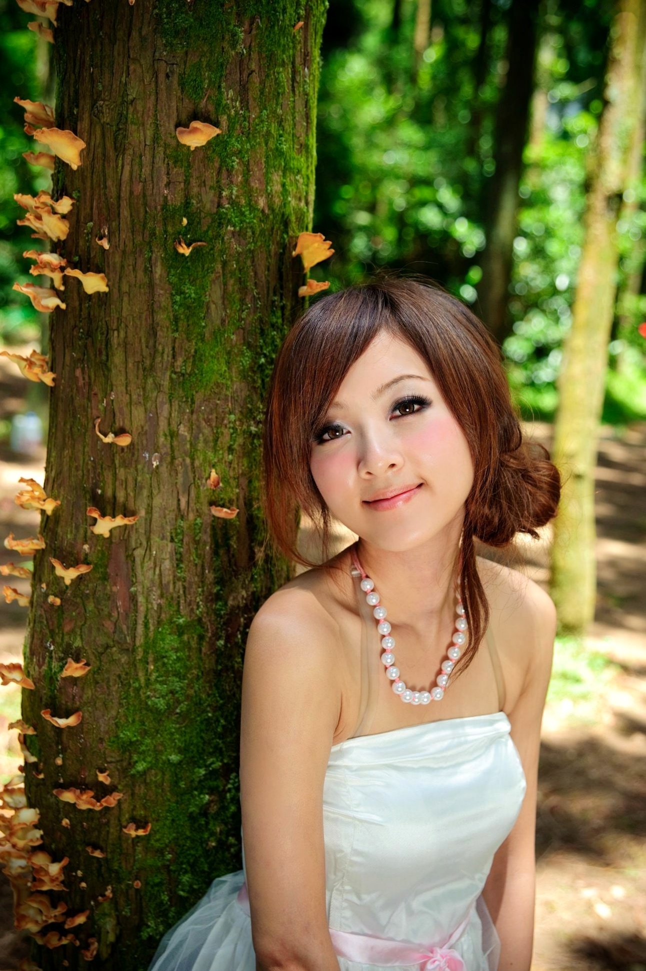 Gallery - 台湾正妹Mikako户外写真：白色圆舞曲的清新漫步与黑色执念的冷艳魅力台湾户外气质清新冷艳 女神私房照_秀色女神 - image 65